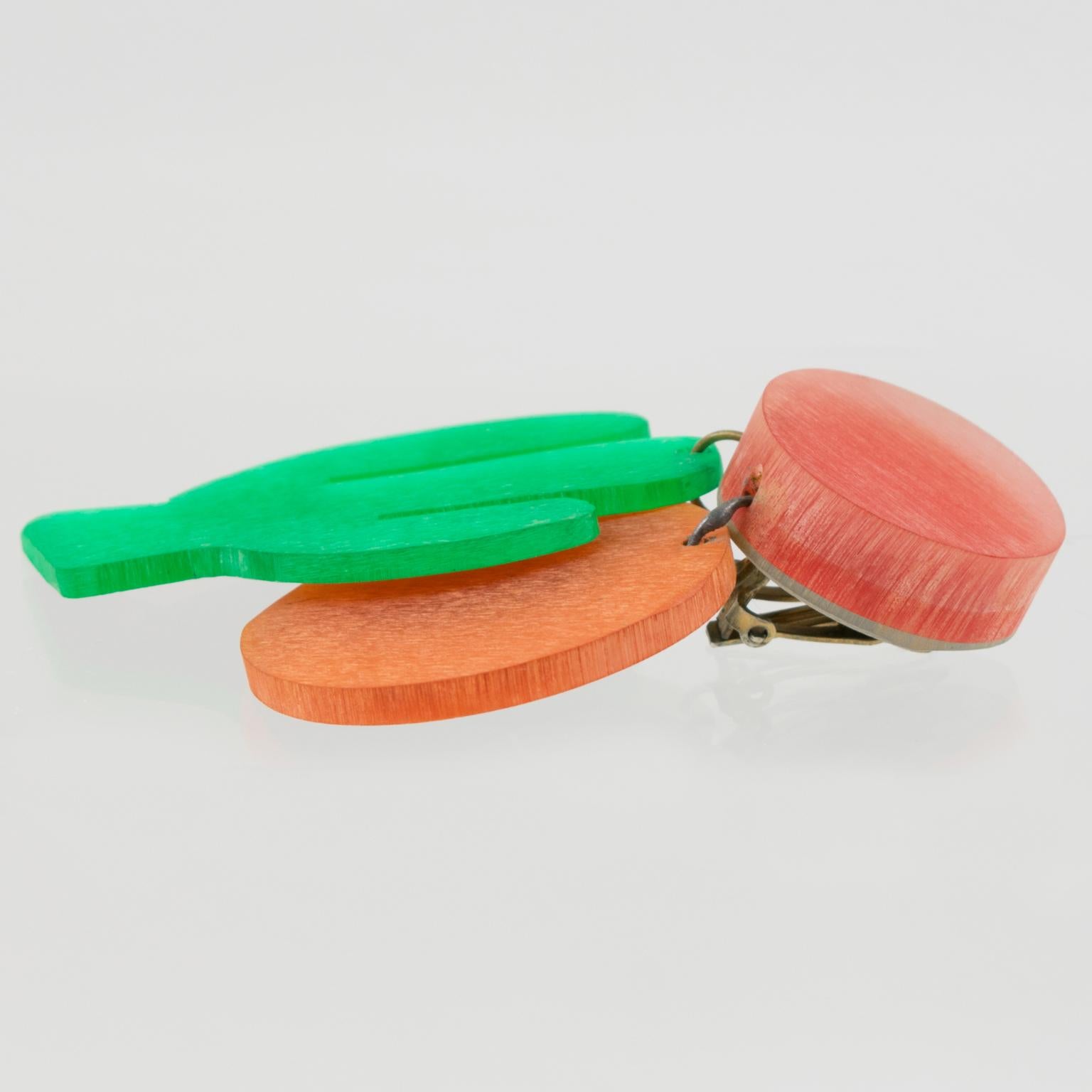 Kaso Tri-color Acryl Lucite Clip Ohrringe Dangling Kaktus und Sonne im Angebot 2