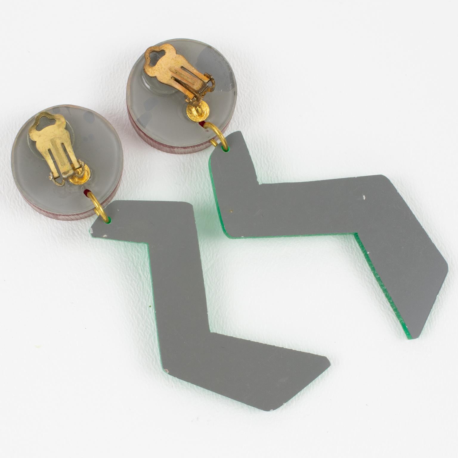 Kaso ZigZag Carved and Brushed Resin Clip Earrings For Sale 3