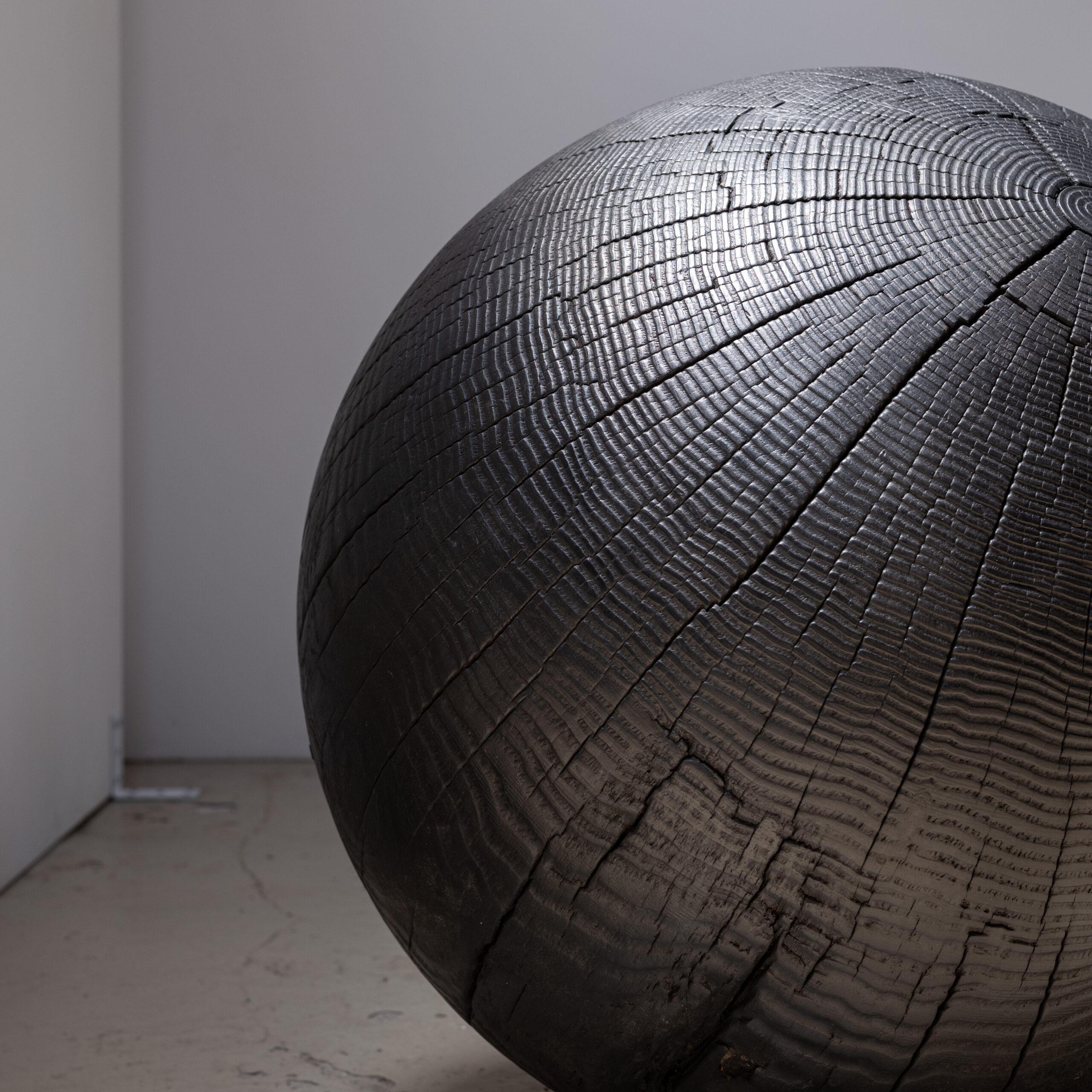 Taking nature as his basis, Kaspar Hamacher (1981), Eupen, (BE) is focused resolutely on physical rather than conceptual design. As he says himself, he feels more craftsman than designer The things he can do with wood appeal to the imagination: