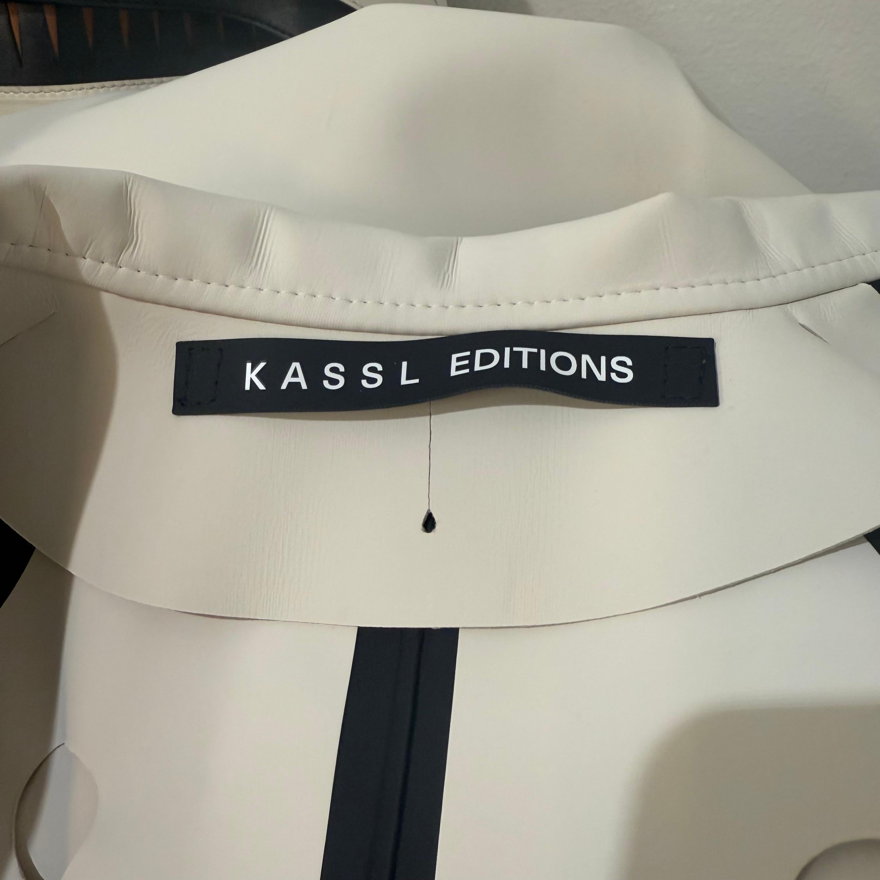 Manteau blanc de Kassl Editions en vente 4