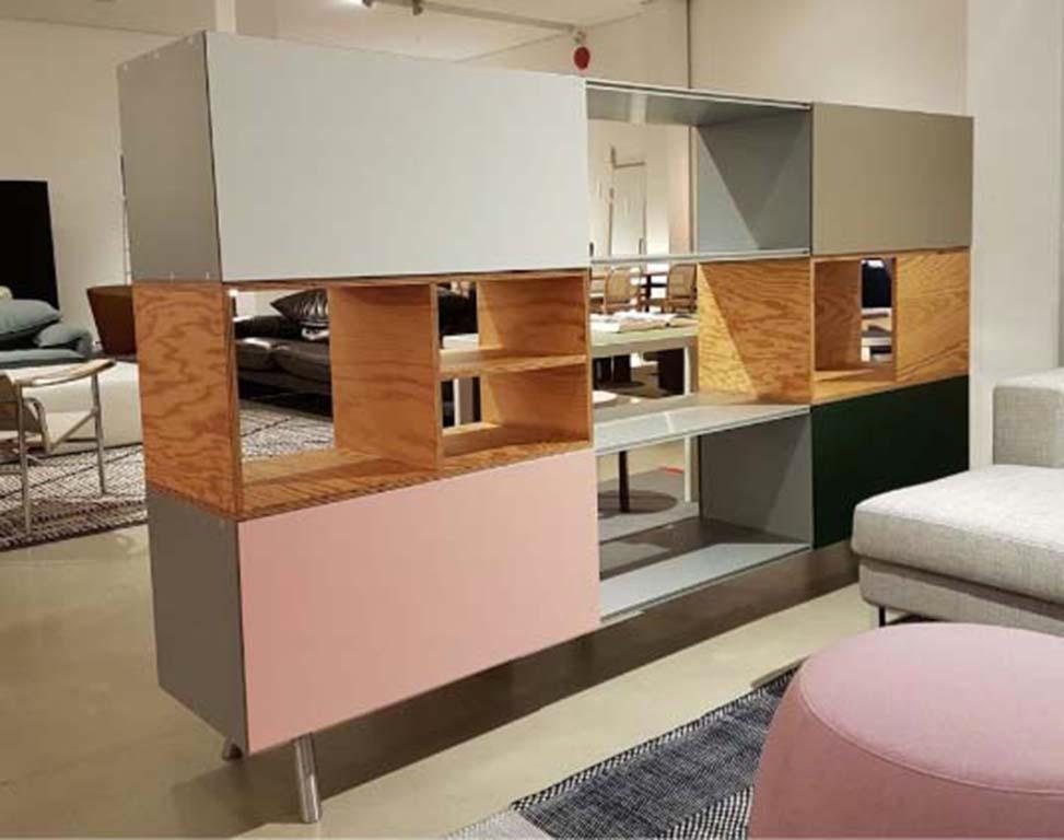 A key theme in the oeuvre of Maarten Van Severen is storage furniture, be it shelves, cupboards or sideboards. The design for Kast, which Van Severen worked on during the last few months of his life, can be considered the quintessence of his