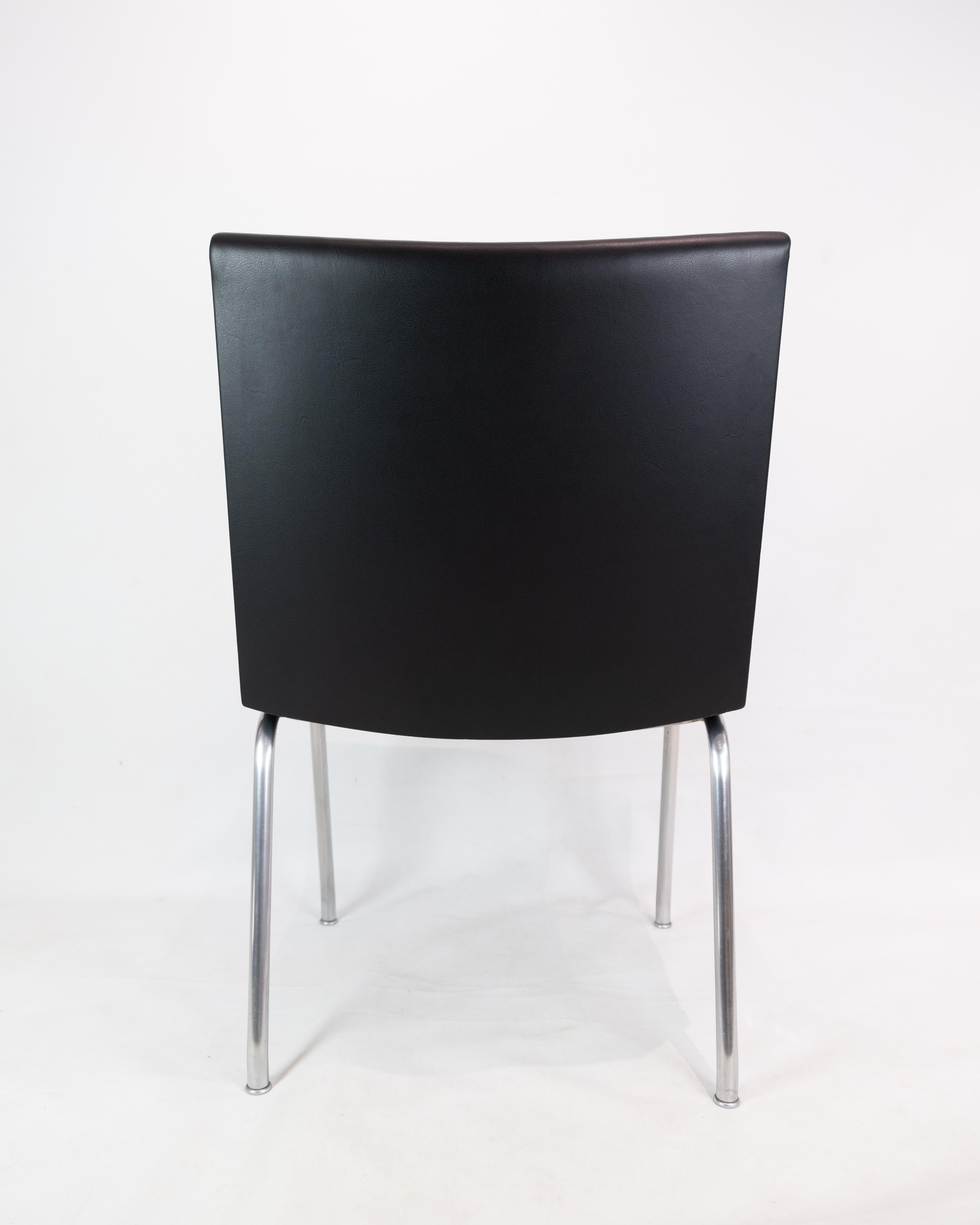 Danish Kastrup Chair in Black Leather Model CH401 By Hans J. Wegner & Carl Hansen & Søn For Sale