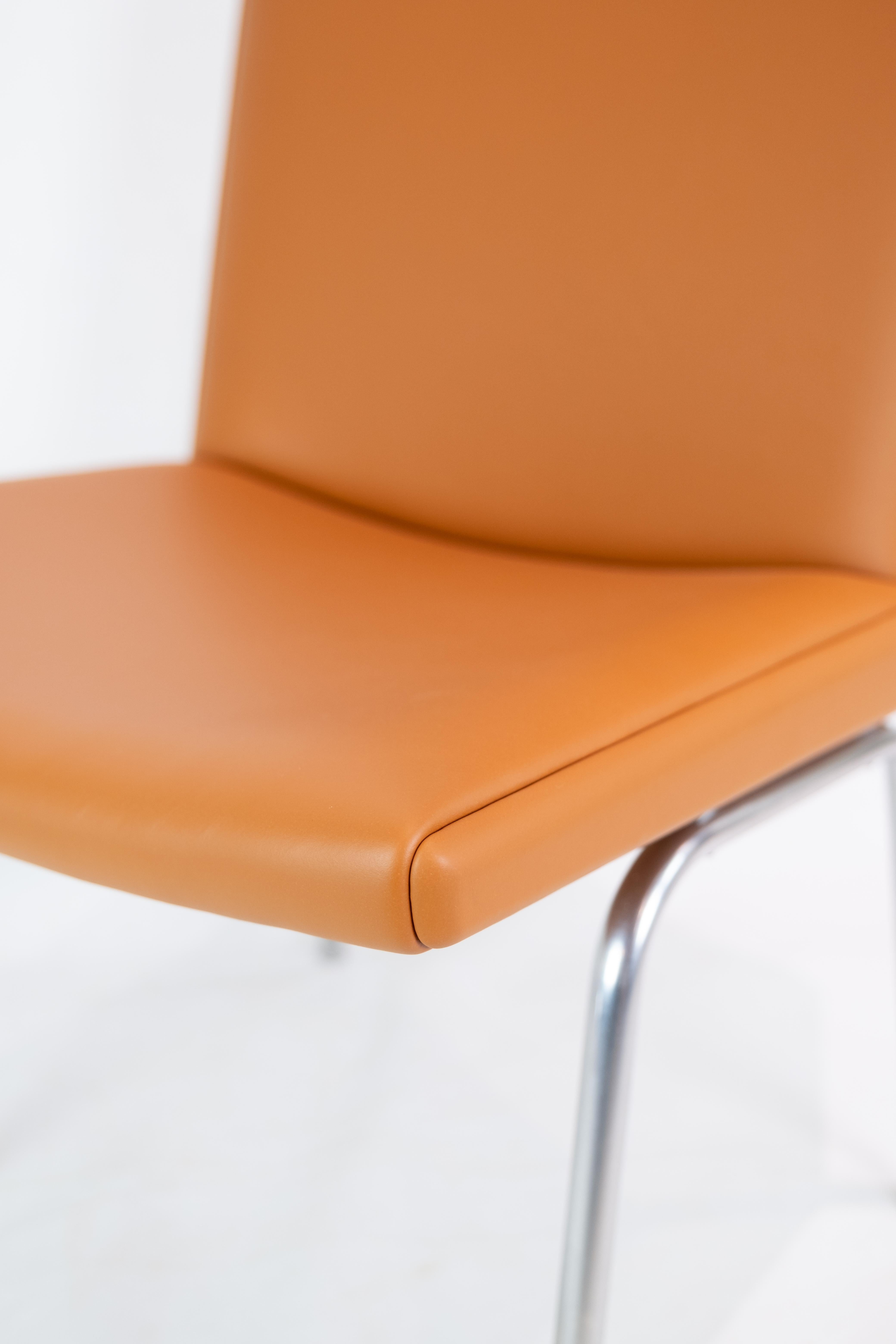 Danois Chaise Kastrup en cuir cognac Modèle AP40 de Hans J. Wegner en vente