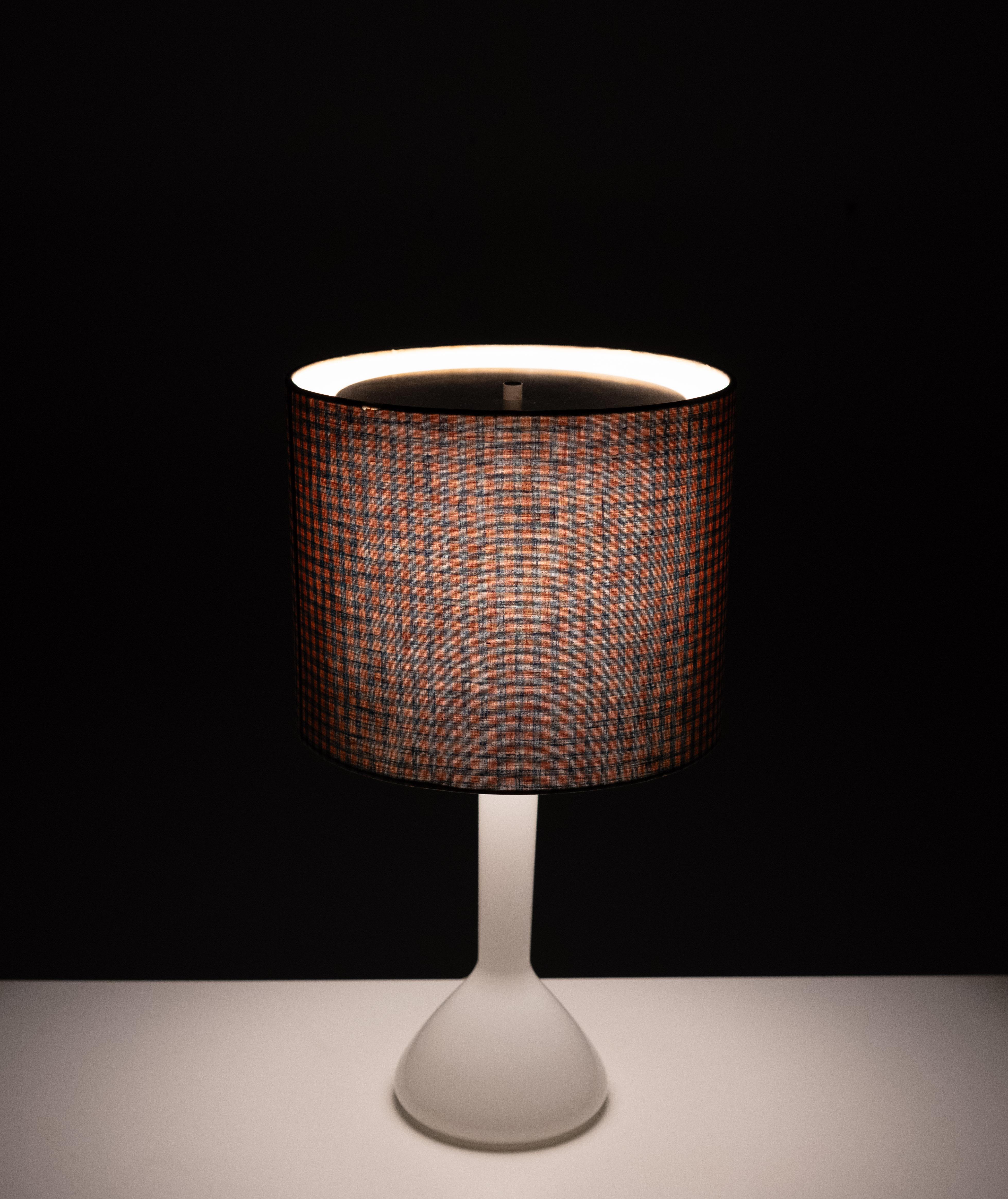 Lampe de table en verre opalin de Kastrup Holmegaard Danemark années 1960  en vente 2