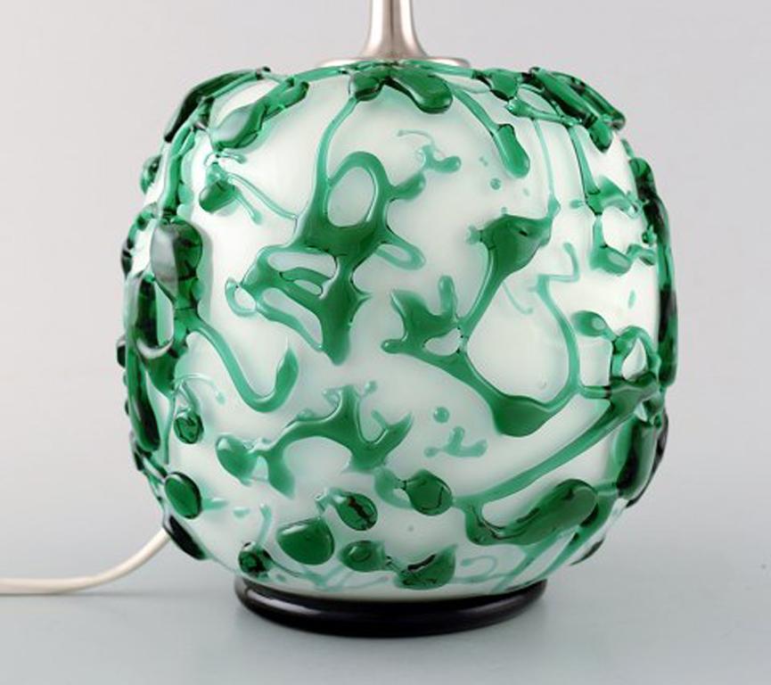 Kastrup / Holmegaard. Rare round table lamp in dark green and white artificial glass. Modern design, 1960s. Layers of 