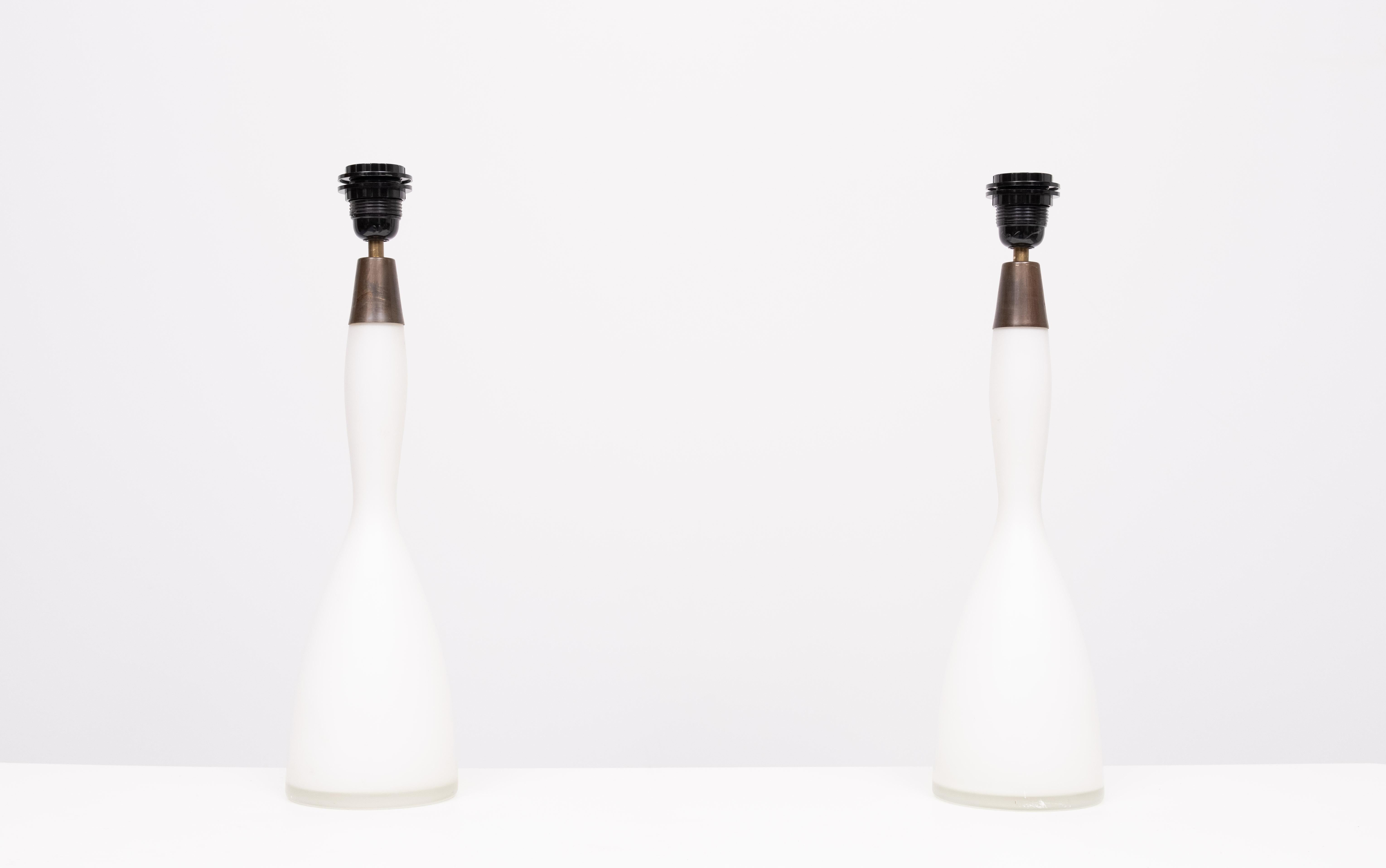Milieu du XXe siècle Kastrup  Lampes de table en verre opalin Design/One 1960 Danemark en vente