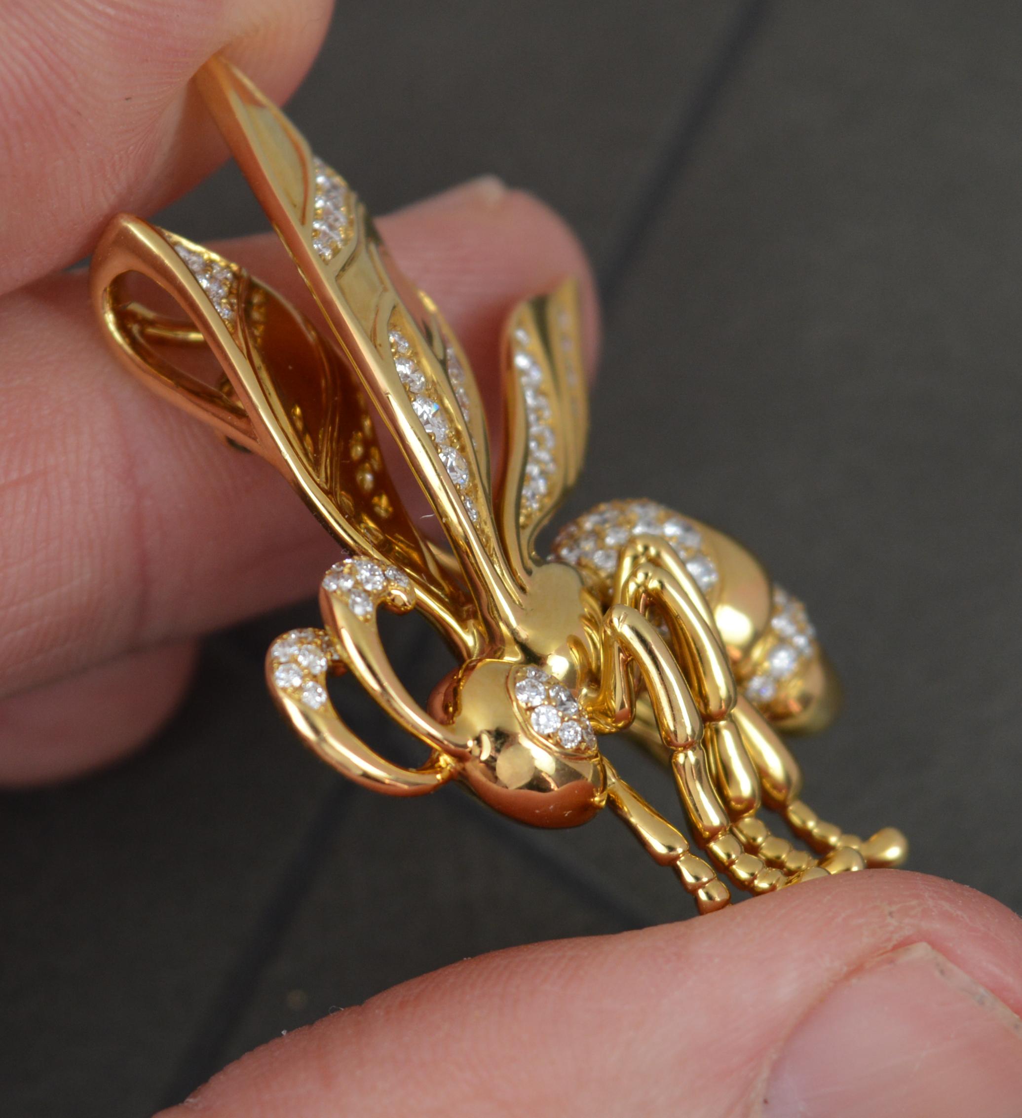 Round Cut Kat Florence 18 Carat Gold and If Diamond Wasp Pendant Brooch For Sale