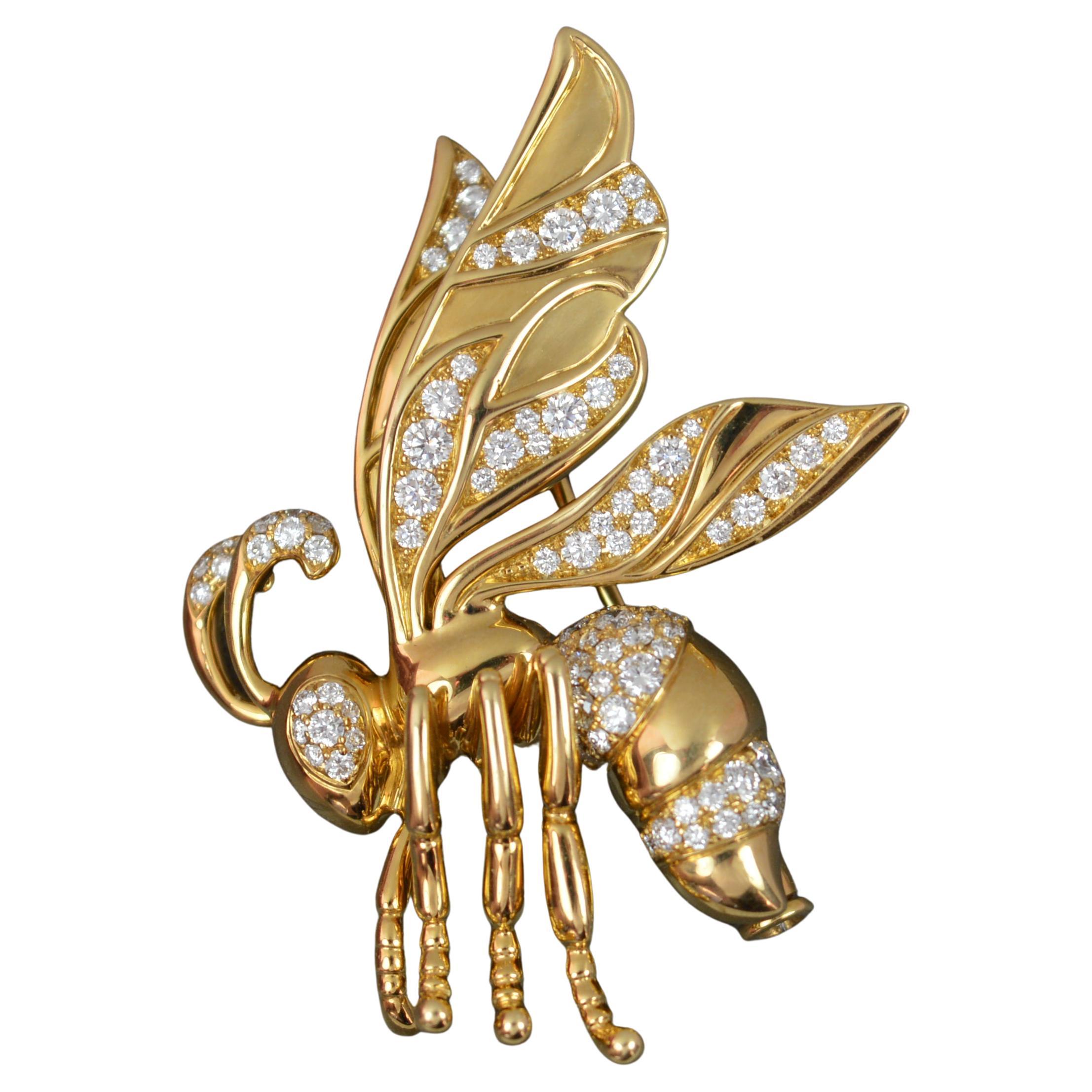 Kat Florence 18 Carat Gold and If Diamond Wasp Pendant Brooch For Sale