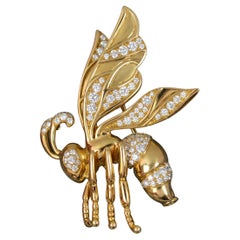 Kat Florence 18 Carat Gold and If Diamond Wasp Pendant Brooch