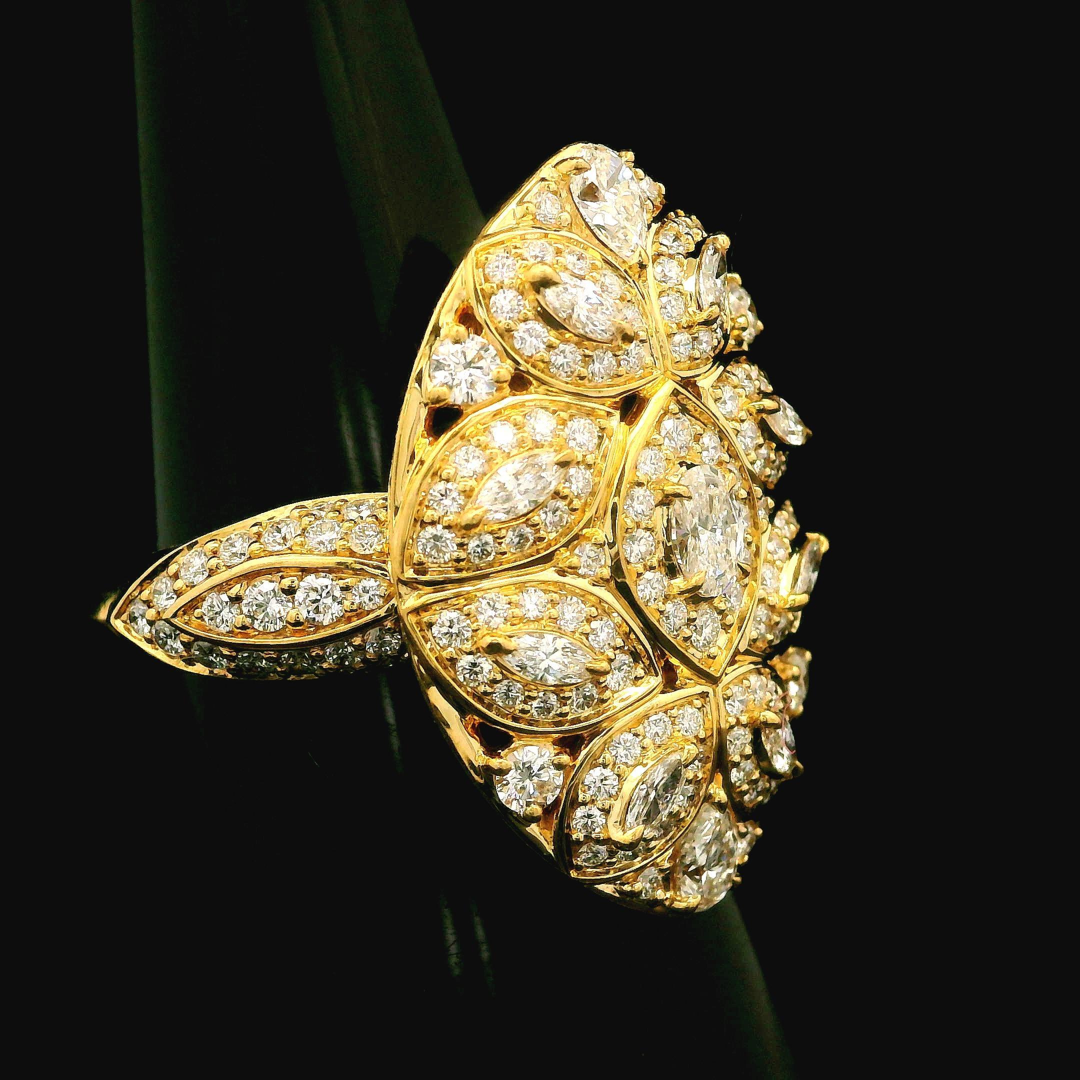 Kat Florence 18k Gold 1.96ctw Diamond Drenched Marquise Navette Platter Ring In Excellent Condition In Montclair, NJ