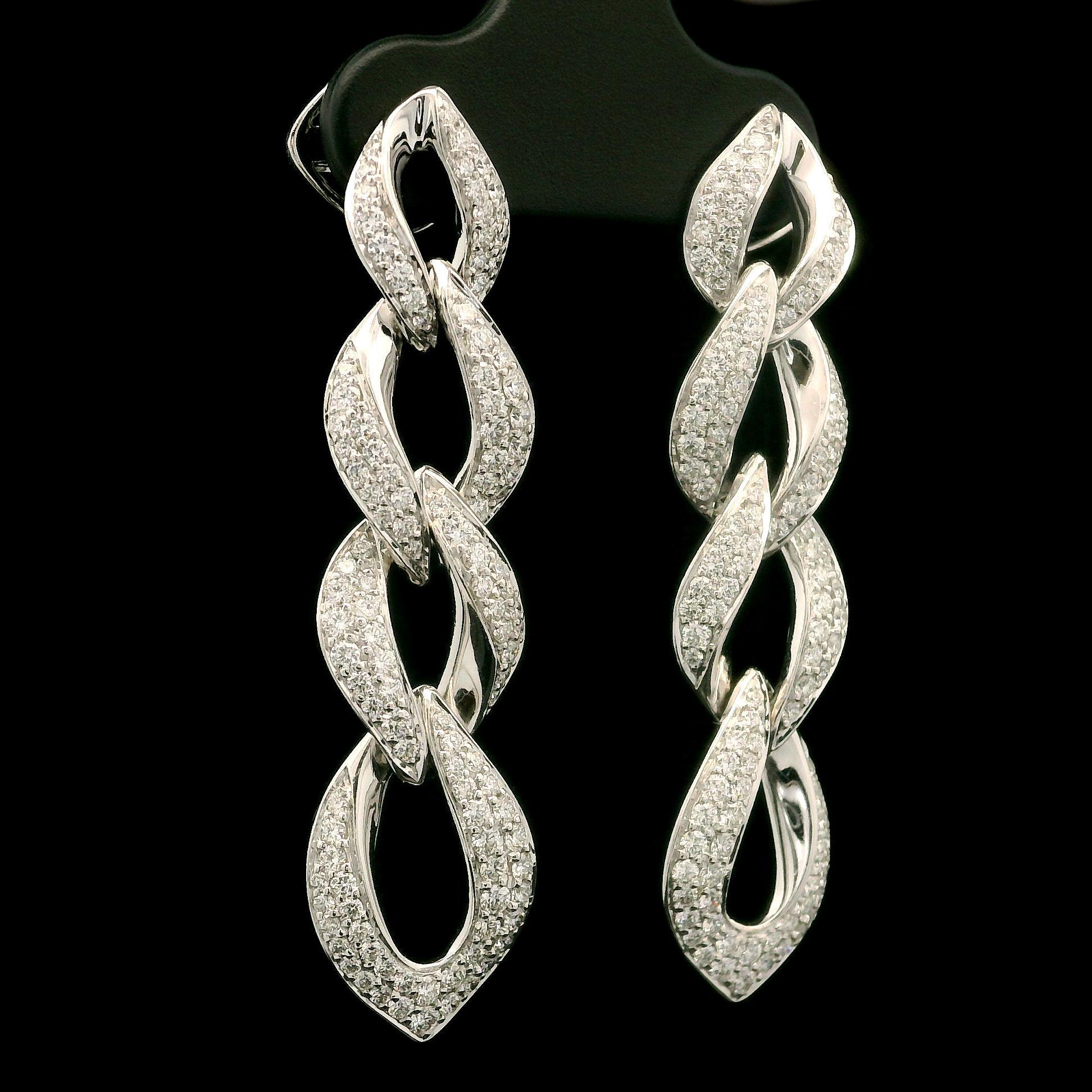Kat Florence Pendants d'oreilles à maillons couverts de diamants D FL 1,26 ctw, en or 18 carats avec boîte en vente 1