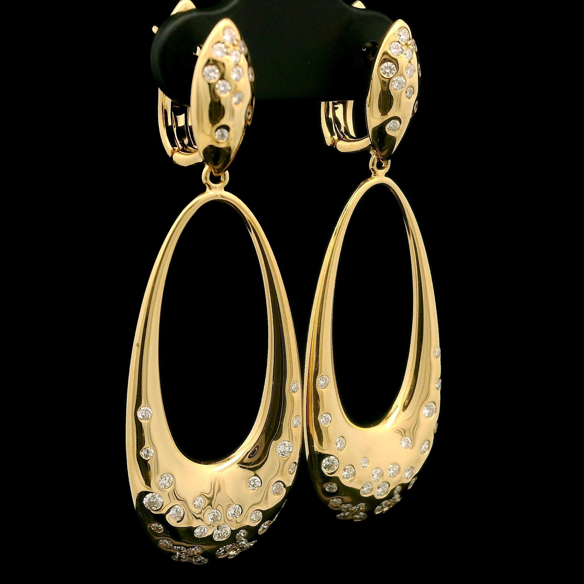 Kat Florence Boucles d'oreilles en or 18 carats D Flawless 0,80 ctw diamant en forme de goutte d'eau avec boîte en vente 7