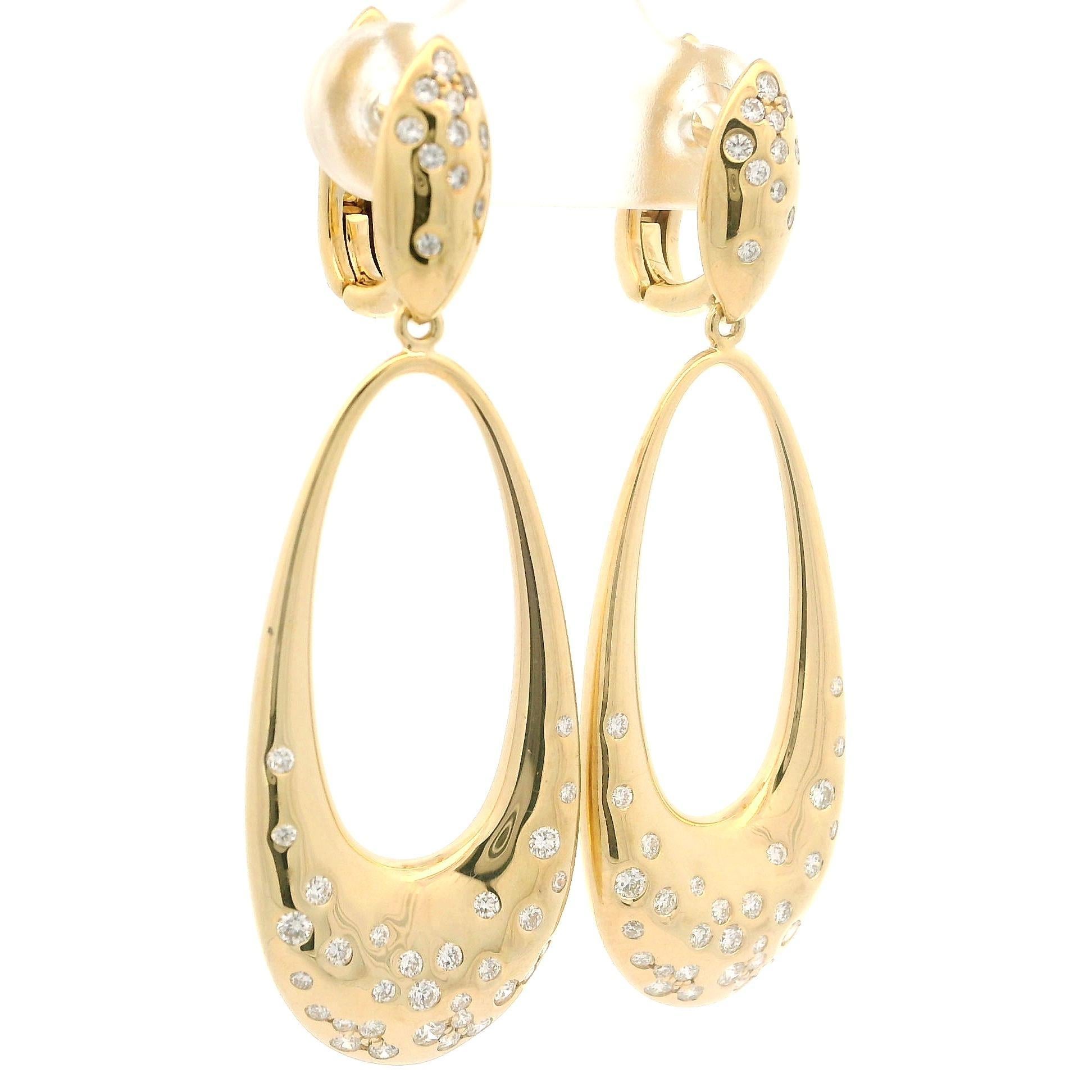 Kat Florence Boucles d'oreilles en or 18 carats D Flawless 0,80 ctw diamant en forme de goutte d'eau avec boîte en vente 1