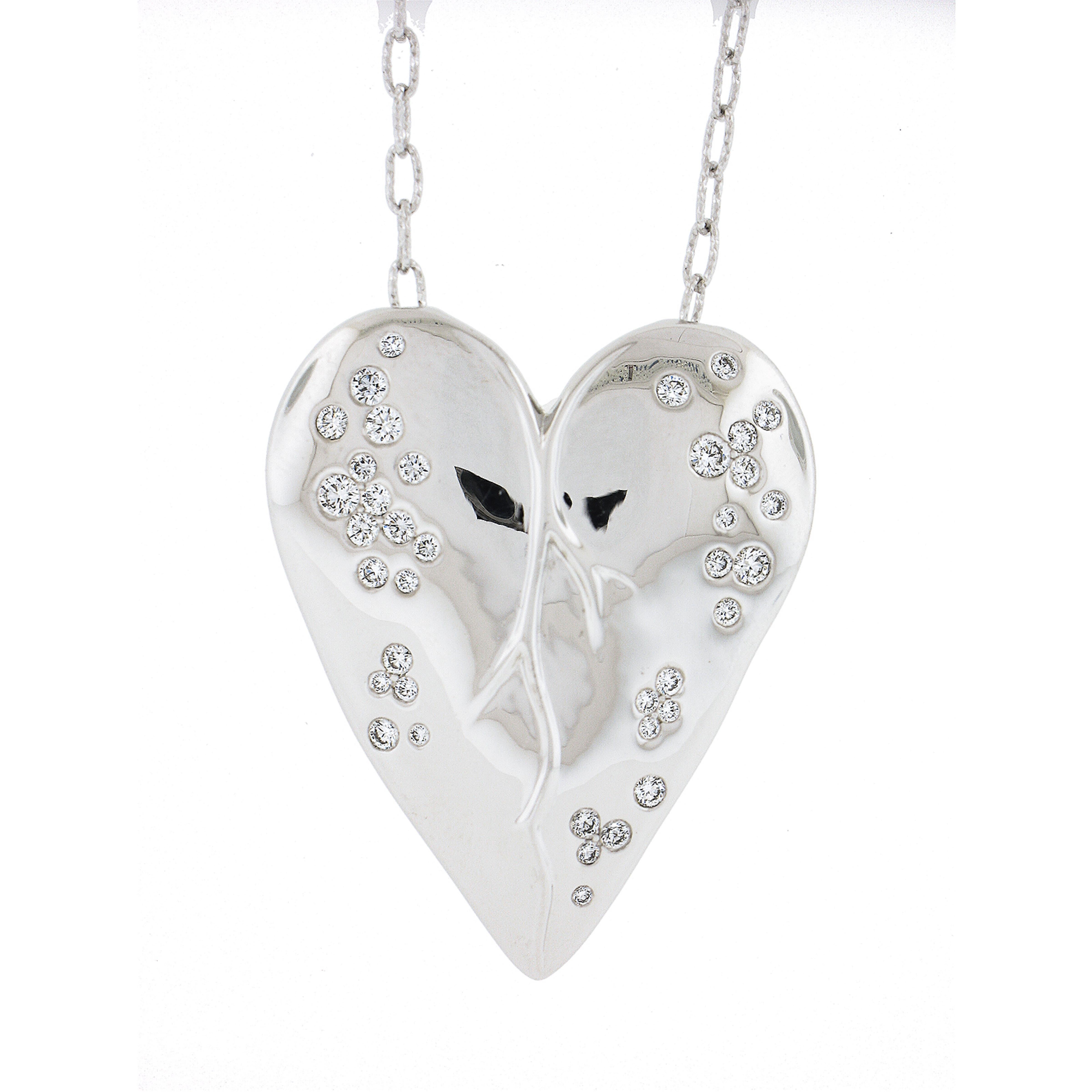 Round Cut Kat Florence 18k White Gold 0.83ctw Diamond Heart Pendant on Adjustable Necklace For Sale
