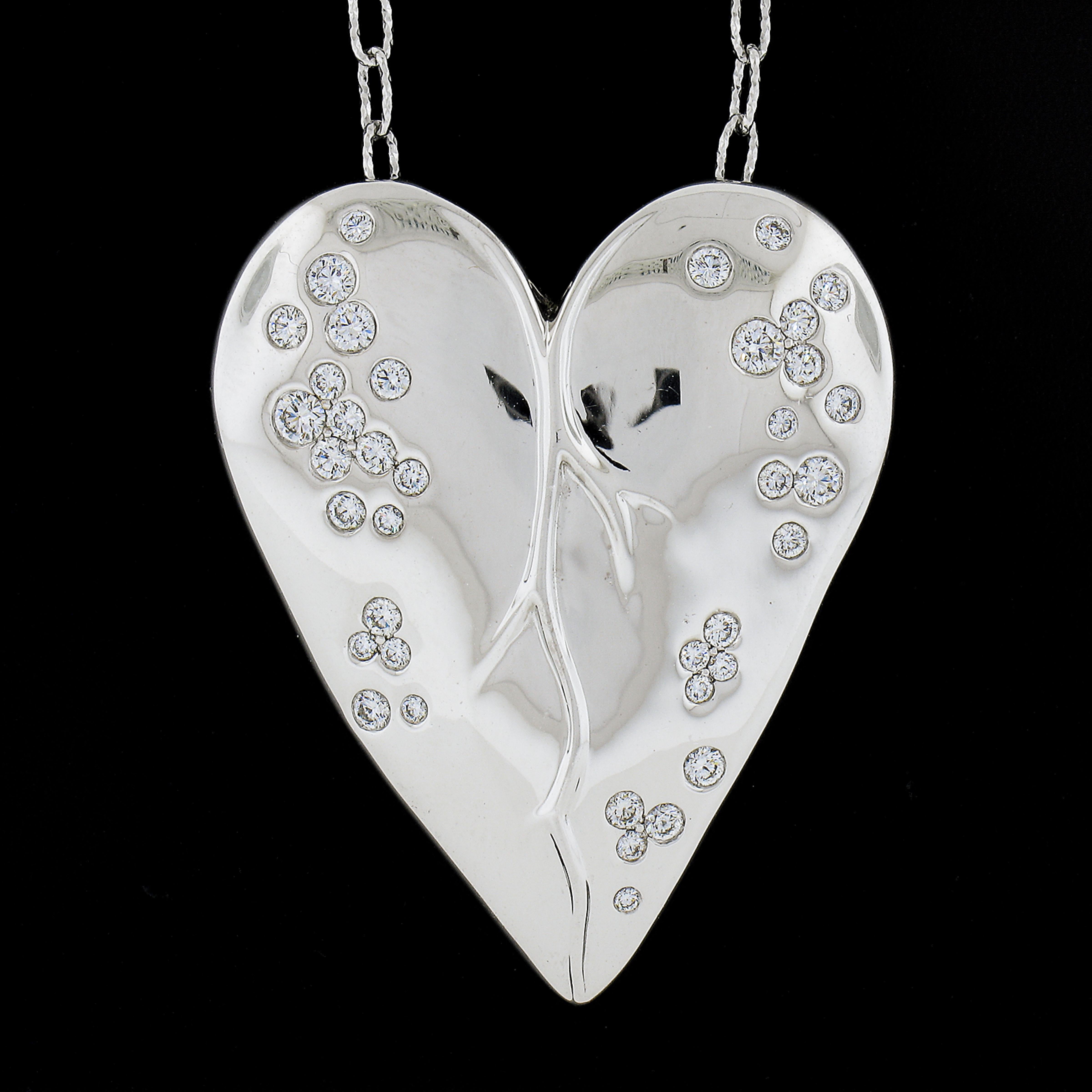 Kat Florence 18k White Gold 0.83ctw Diamond Heart Pendant on Adjustable Necklace In Excellent Condition For Sale In Montclair, NJ