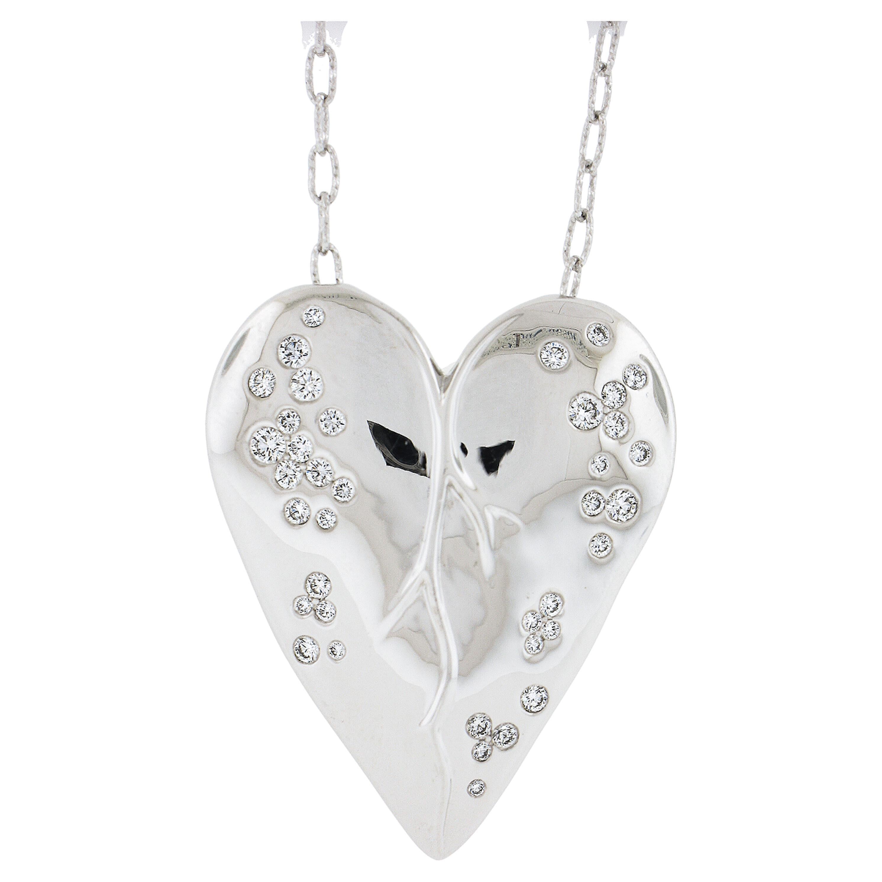 Kat Florence 18k White Gold 0.83ctw Diamond Heart Pendant on Adjustable Necklace For Sale