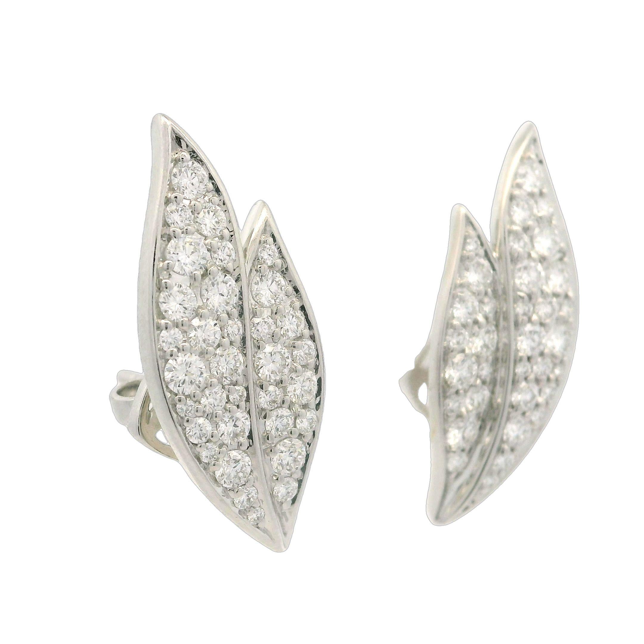 Kat Florence Clous d'oreilles feuille en or blanc 18 carats D FL 1,28 carat poids total avec boîte en vente 6