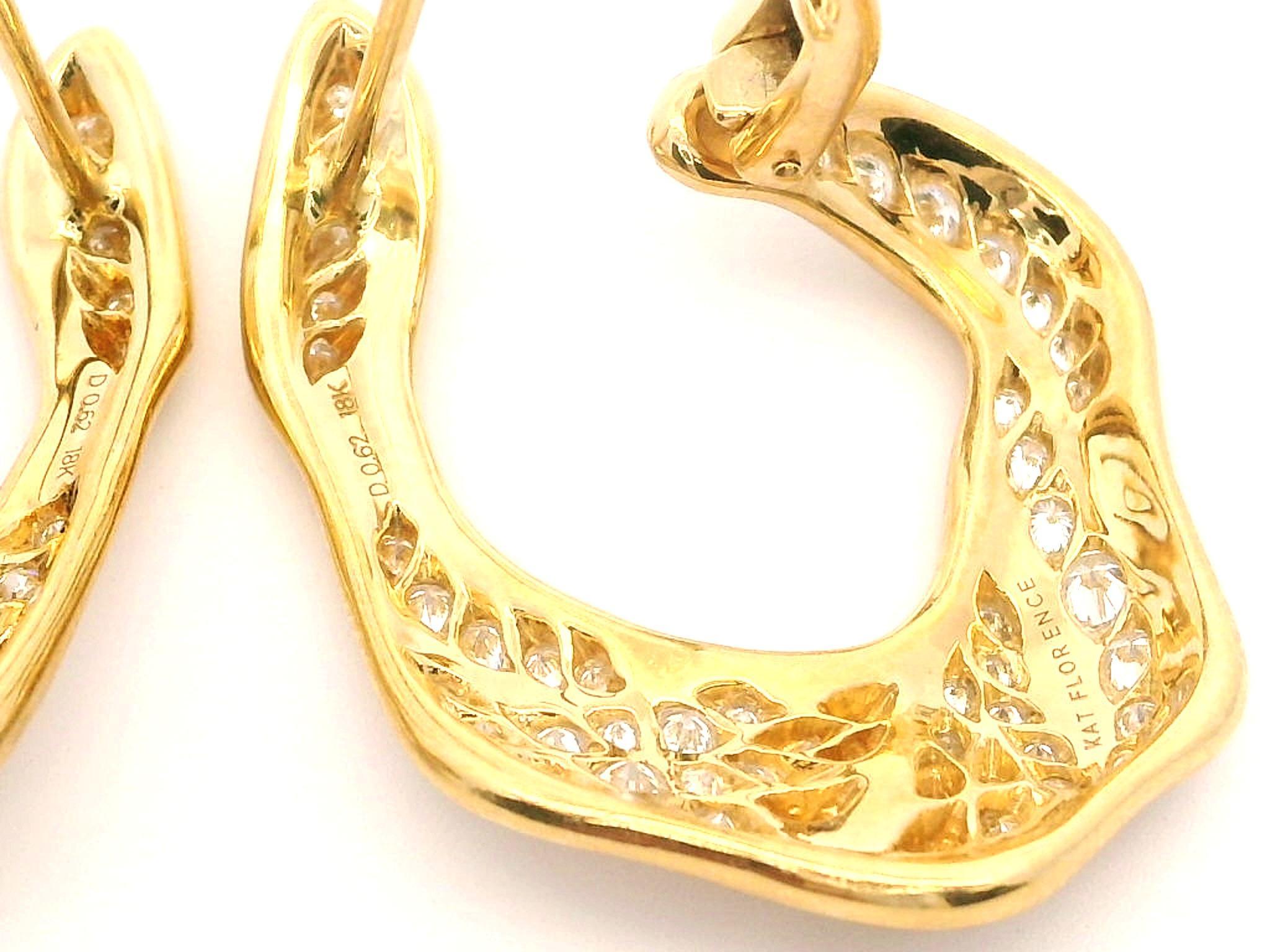 Kat Florence, boucles d'oreilles huggies en or jaune 18 carats avec diamants D FL 1,25 carat en vente 3