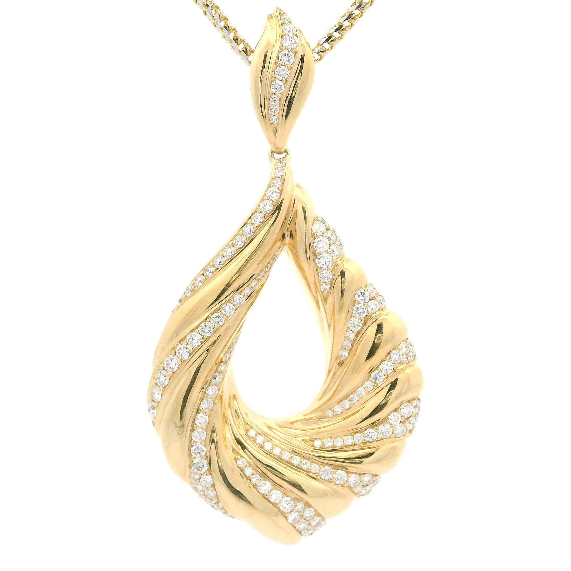 Kat Florence 18k Yellow Gold 1.36ctw D FL Diamond Wreath Pendant Necklace For Sale 5