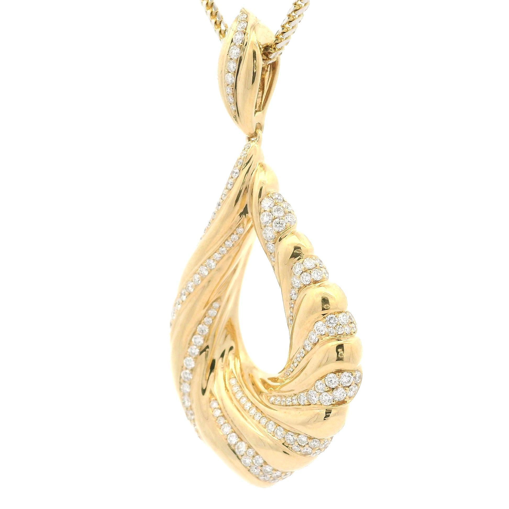 Kat Florence 18k Yellow Gold 1.36ctw D FL Diamond Wreath Pendant Necklace For Sale 6