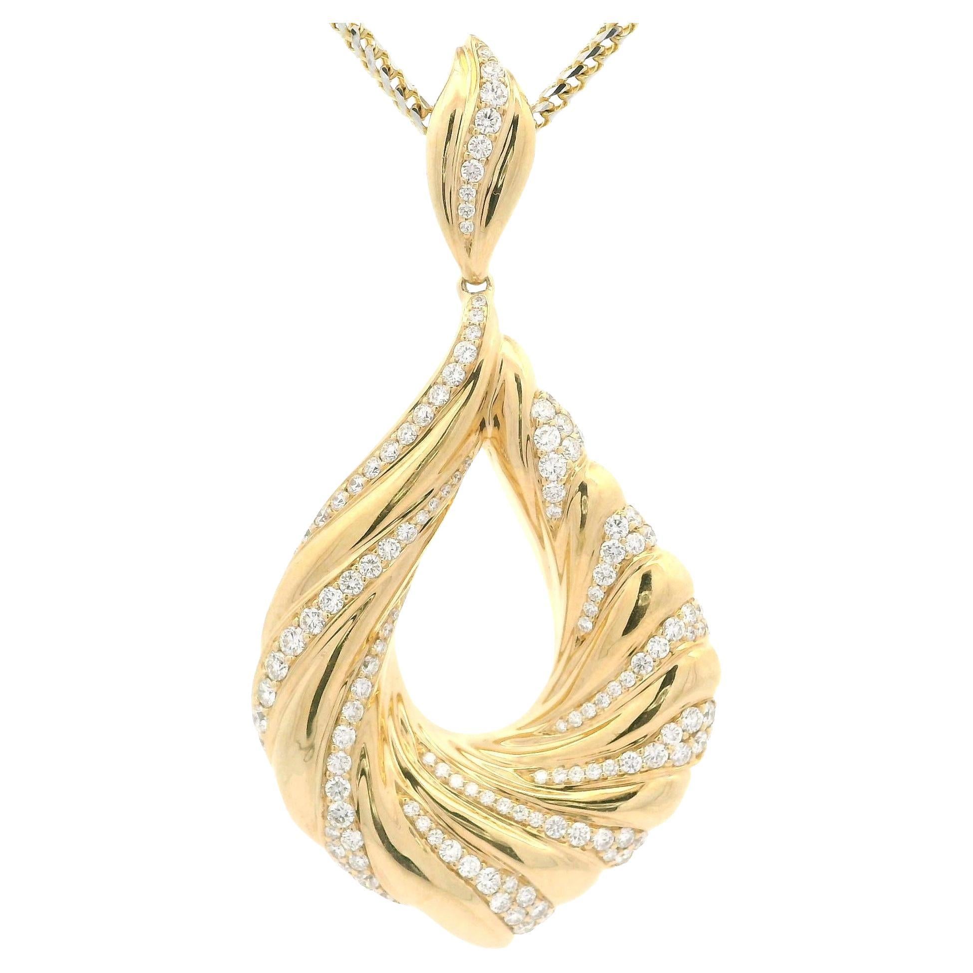 Kat Florence 18k Yellow Gold 1.36ctw D FL Diamond Wreath Pendant Necklace