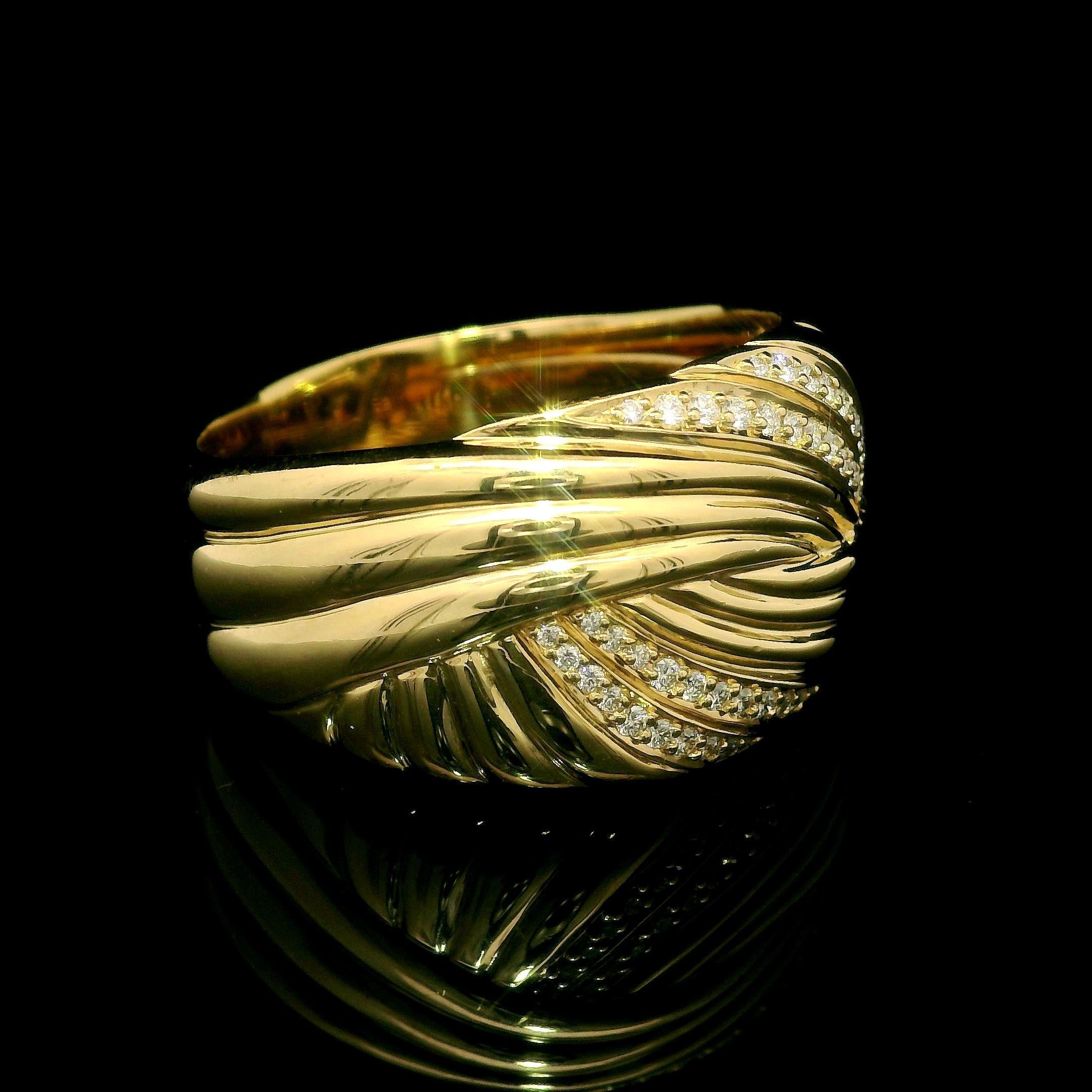 Kat Florence 18k Yellow Gold D Flawless 0.16ctw Diamond Grooved Wide Band Ring In Excellent Condition In Montclair, NJ