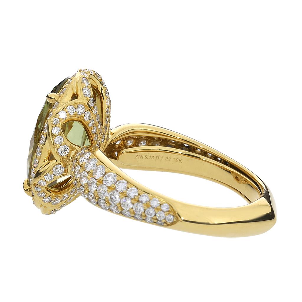 Oval Cut Kat Florence 5.13 Carat Zultanite and Diamond 18K Gold Ring For Sale