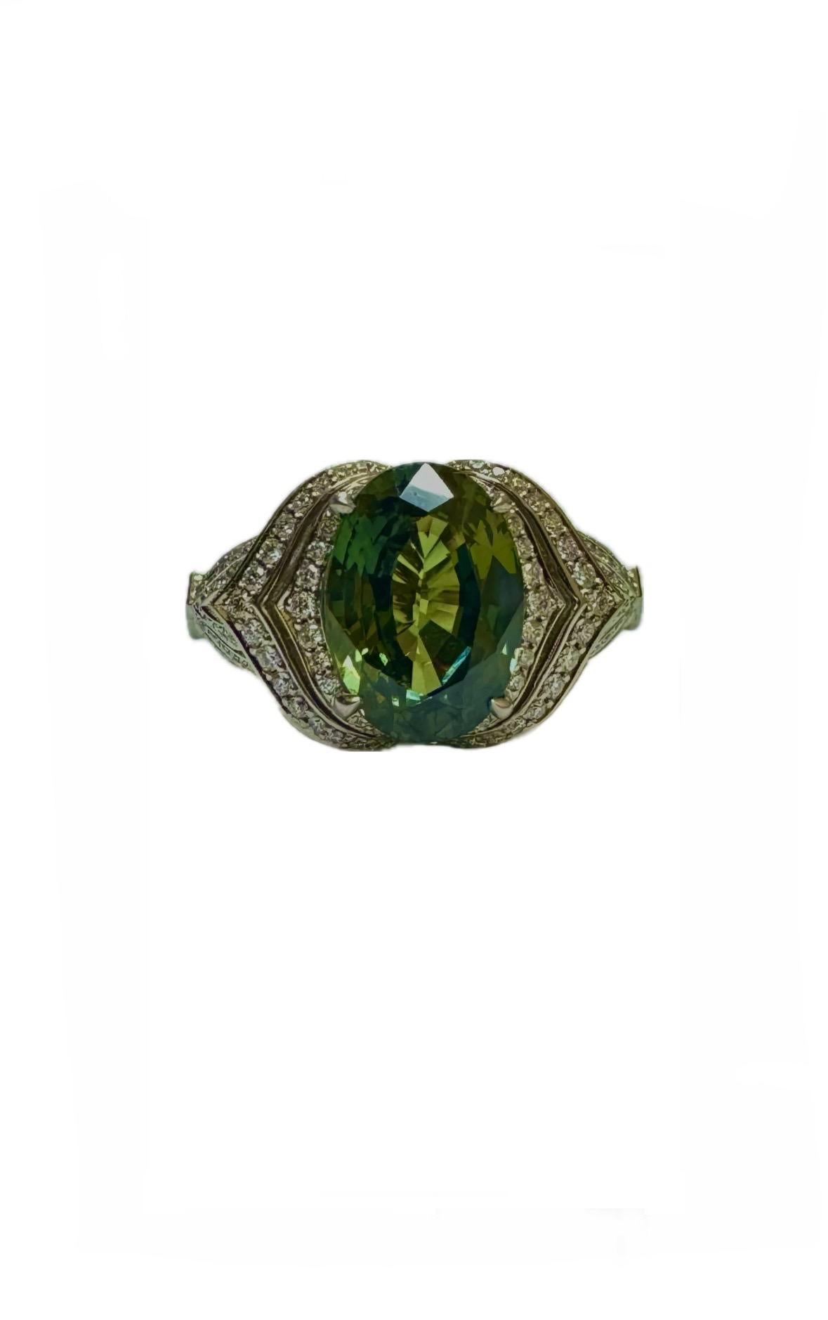 Taglio ovale Anello di fidanzamento con diamante Kat Florence in platino da 5,09 carati con zaffiro verde non riscaldato in vendita