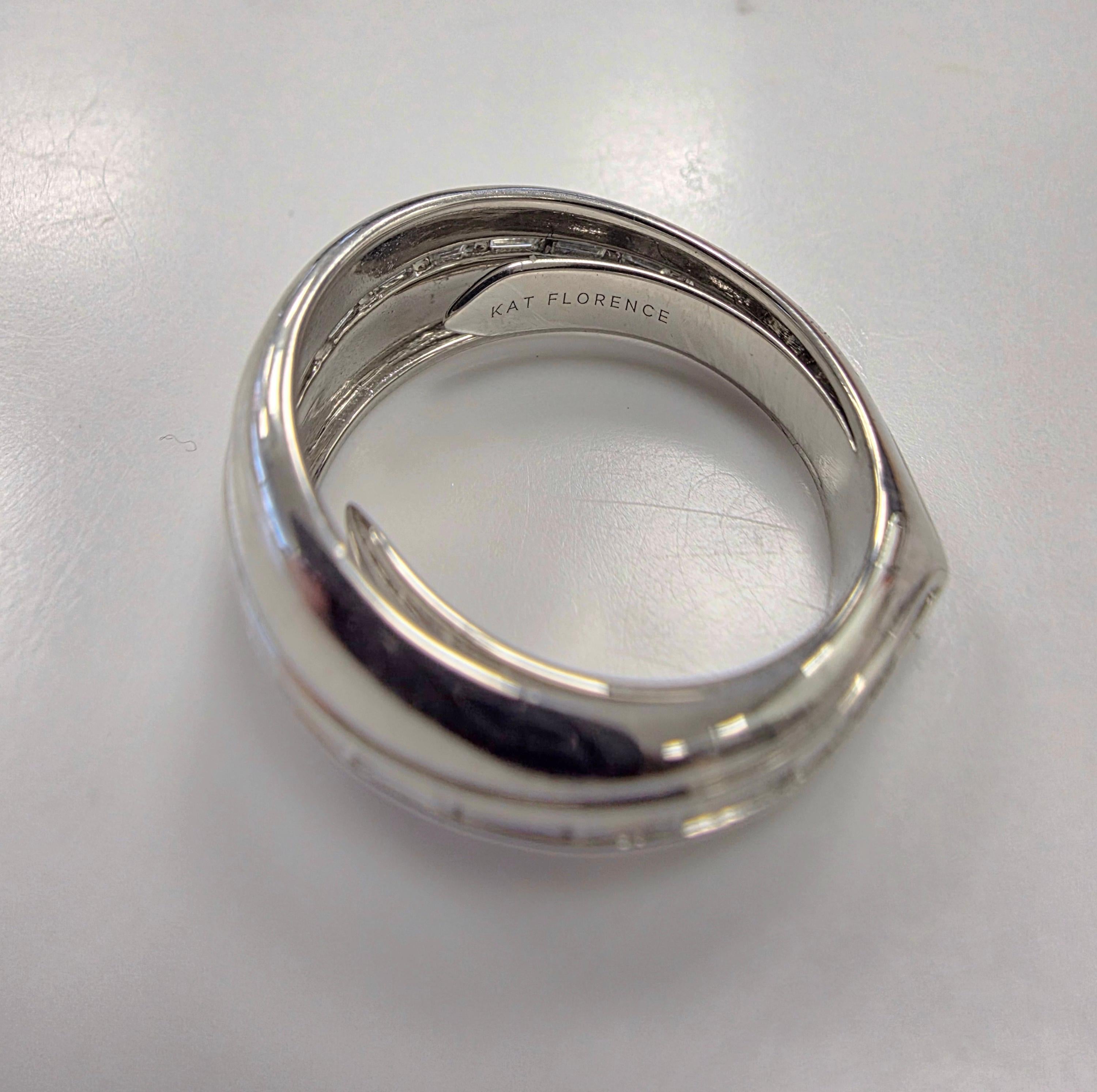 Anello Kat Florence Plat/18K in oro 0,92 carati con diamante Baguette in vendita 1