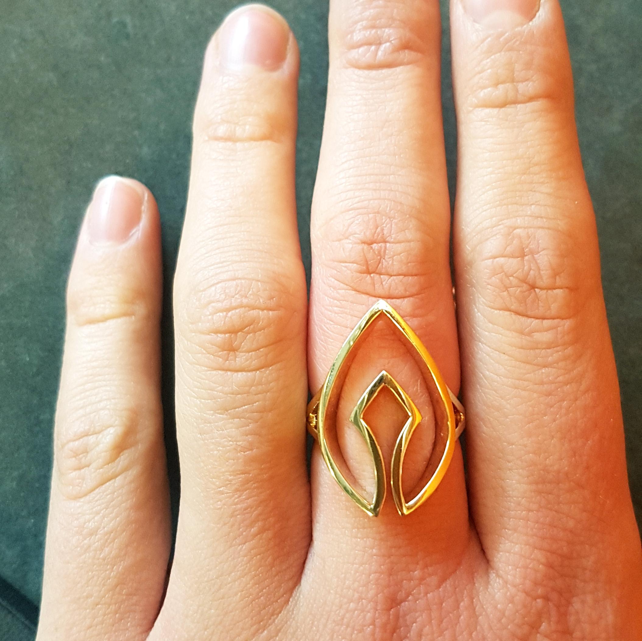 Kata 18k Yellow Statement Sculptural Gold Kali Spear Dress Ring In New Condition For Sale In London, GB