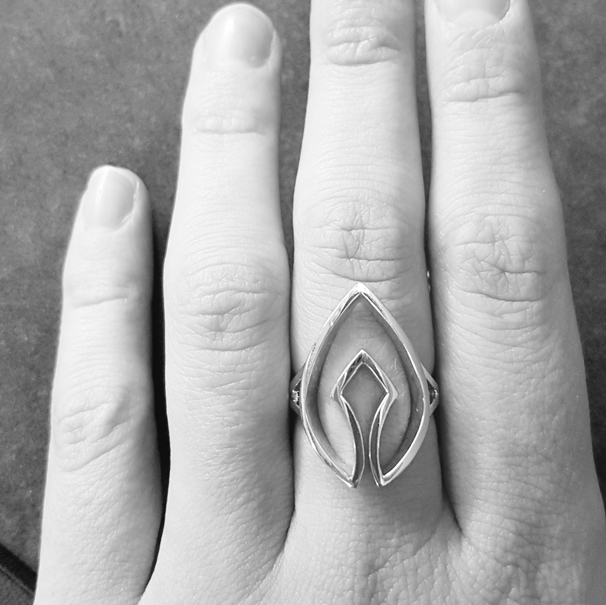 Kata Platinum Statement Sculptural Kali Spear Dress Ring In New Condition For Sale In London, GB