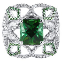 KATA Pomona Ring aus grünem Turmalin im Asscher-Schliff mit grünem, weißem Diamanten, 3,76 Karat