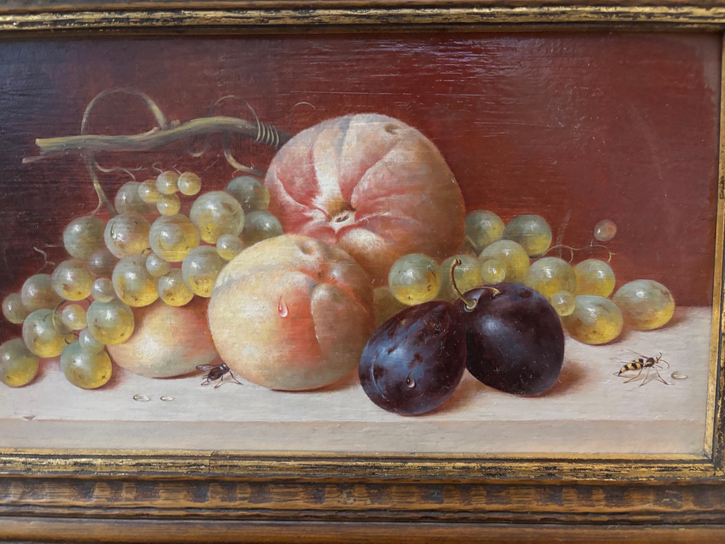 Cette nature morte aux allures de bijou de l'artiste anglaise contemporaine Katalin Némethy témoigne de la précision et de la luminosité qui la caractérisent dans le traitement des sujets fruitiers. Sur un fond rouge riche et profond, la composition