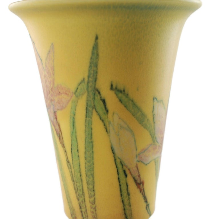 Kataro Shirayamadani Signed Rookwood Pottery Vase with Floral Motif In Excellent Condition In Cincinnati, OH