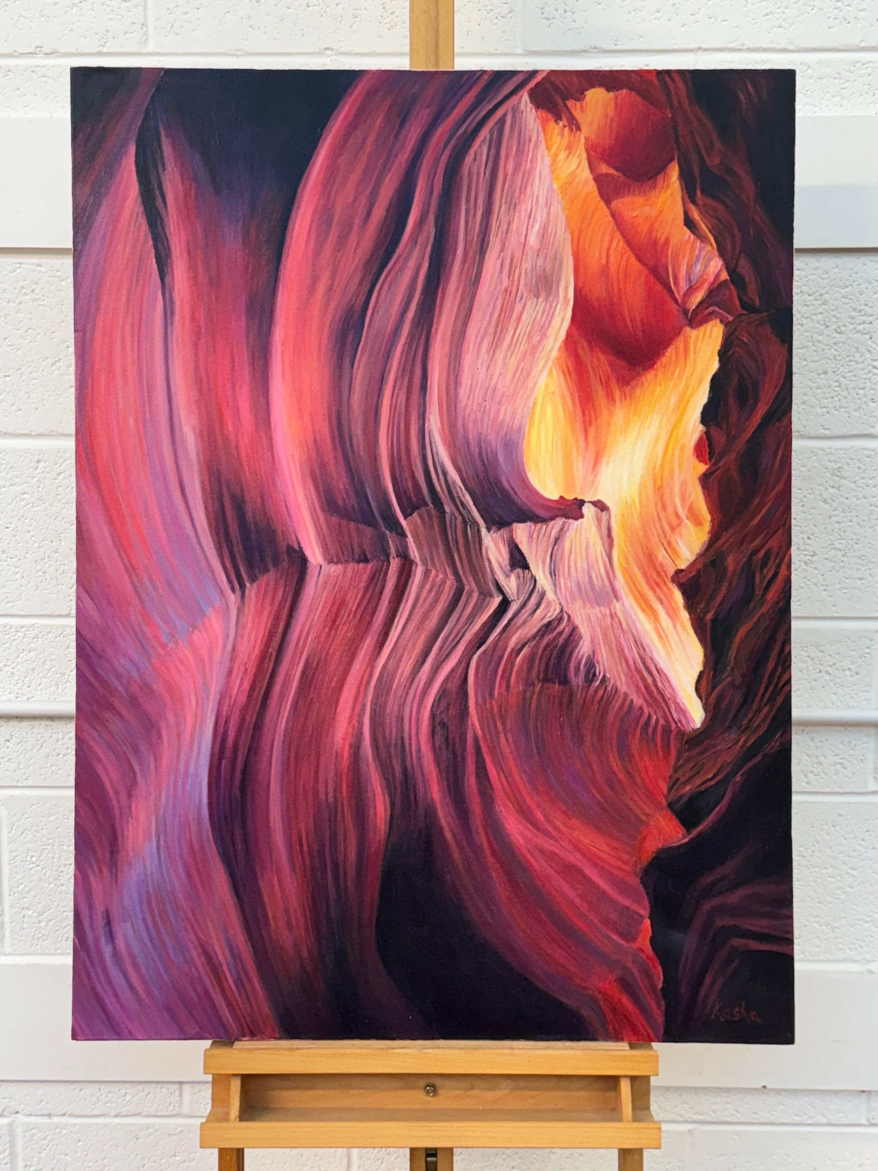 Pintura abstracta roja, morada y amarilla del interior del Cañón del Antílope en Arizona, EE.UU., por la artista polaca Katarzyna Szulc. Este óleo original forma parte de una inspirada obra basada en una de las formaciones rocosas más significativas