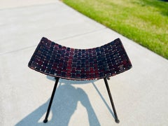 Hocker aus gewebtem Leder und Eisen im Katavolos-Stil nach Lila Swift & Donald Monell