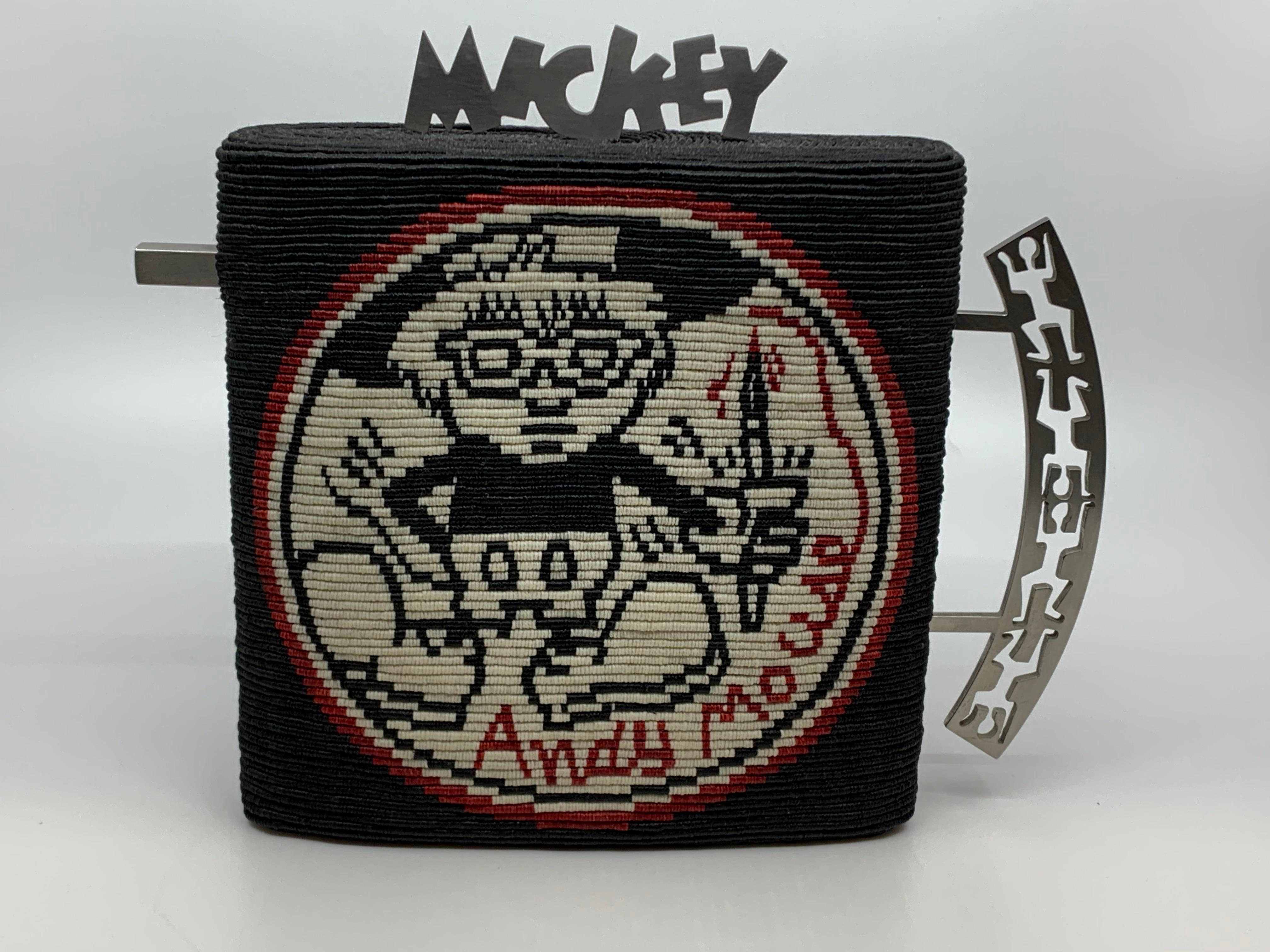 Théière Mickey Mouse / Warhol-Haring I, Kate Anderson, 2006, lin ciré noué en vente 1