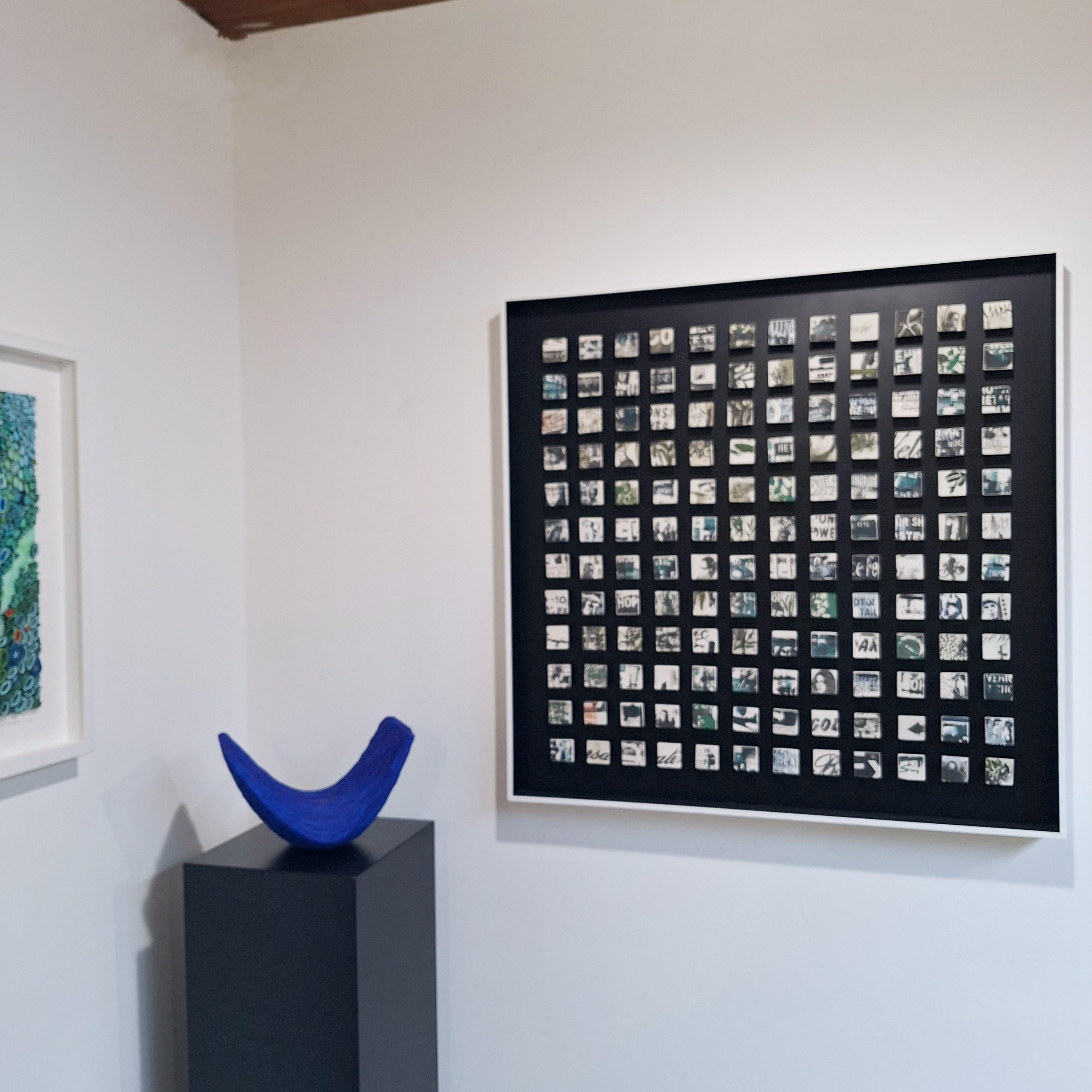 Spazio per respirare - pittura figurativa astratta moderna contemporanea su ceramica - Painting di Kate Brett