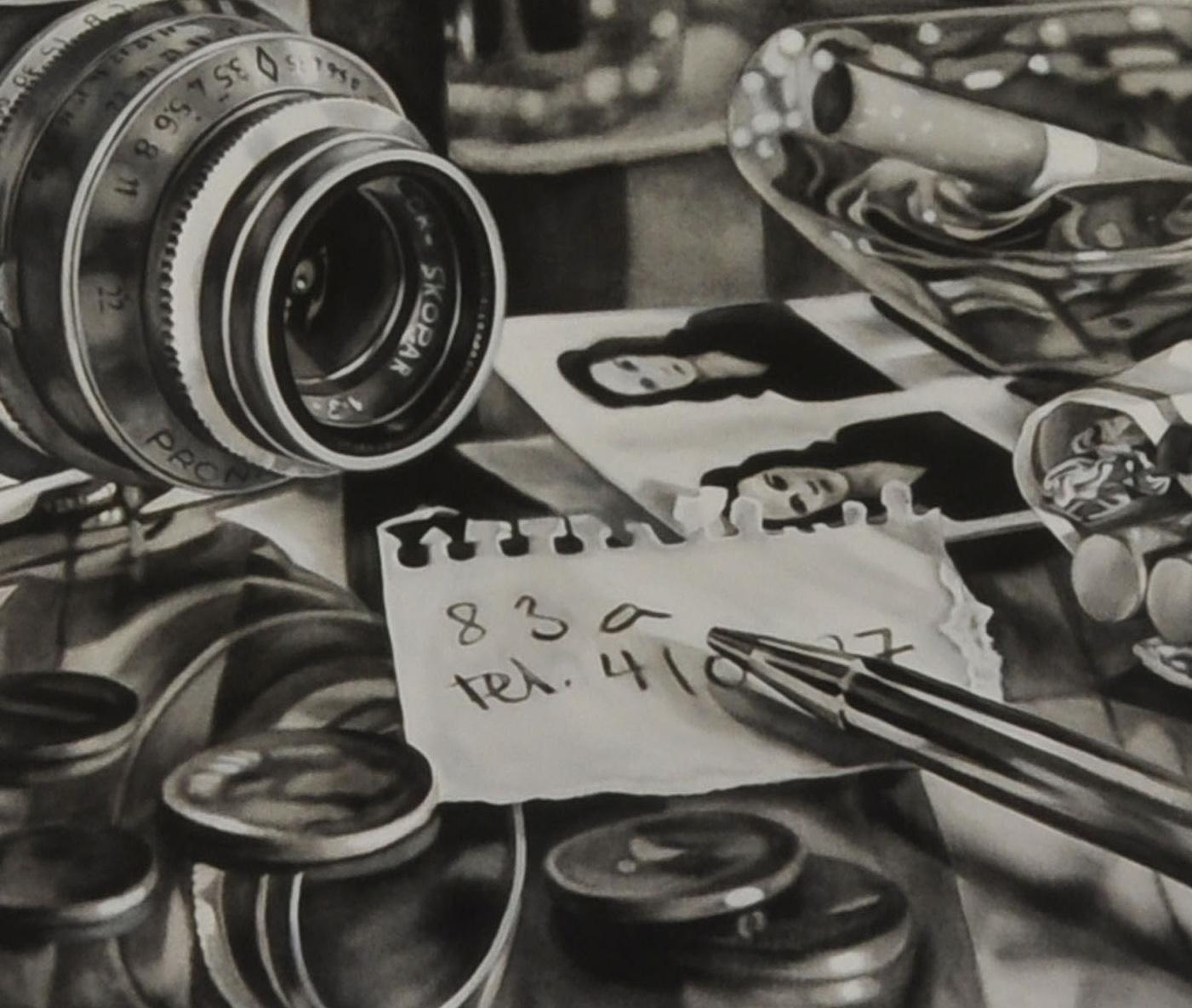 Kate Brinkworth - Kate Brinkworth, fotorealistisch, Glücksspiel, Casino, Schwarz-Weiß, Kunst im Angebot 3