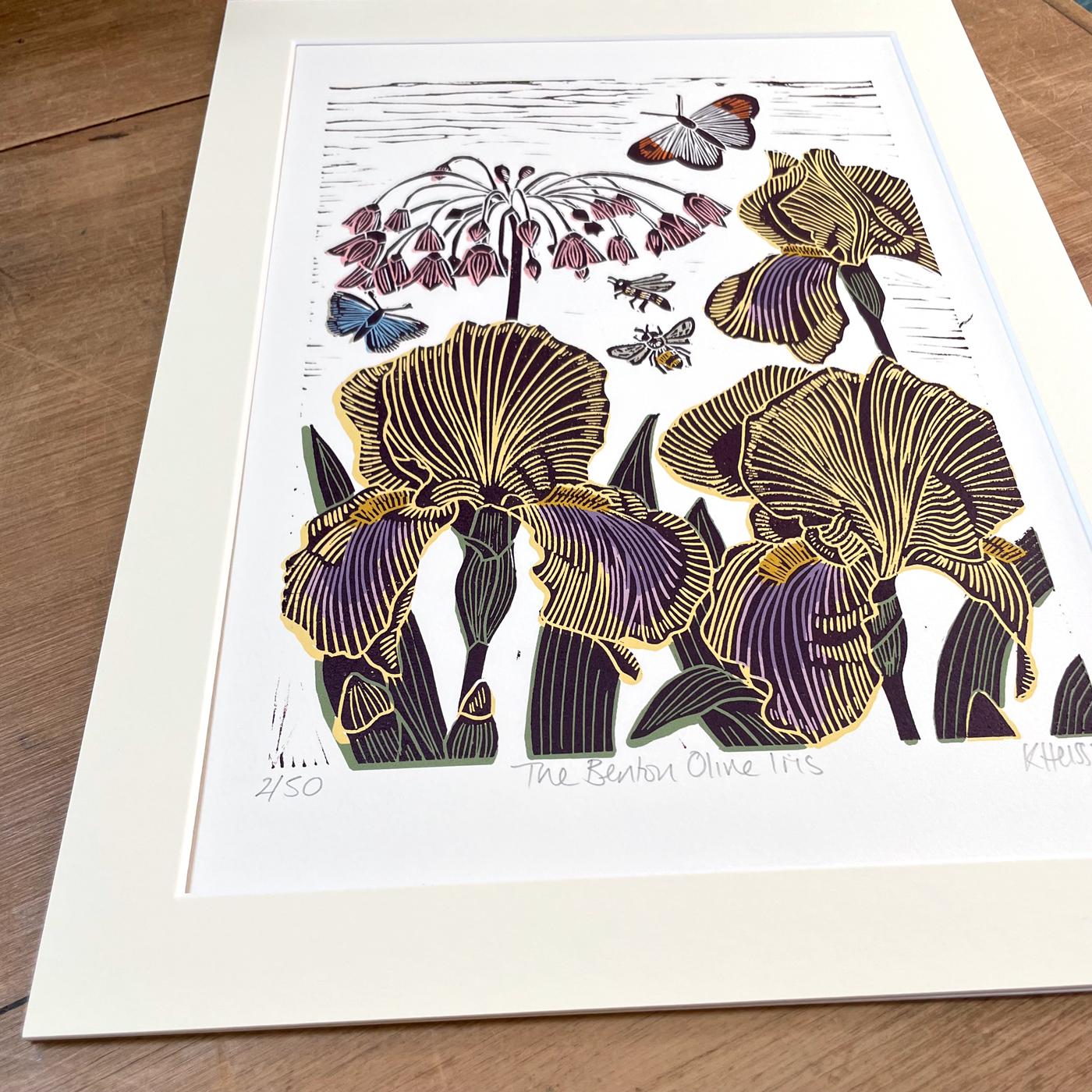 Benton Olive Iris, Limitierte Auflage, Natur, Floral  (Zeitgenössisch), Print, von Kate Heiss
