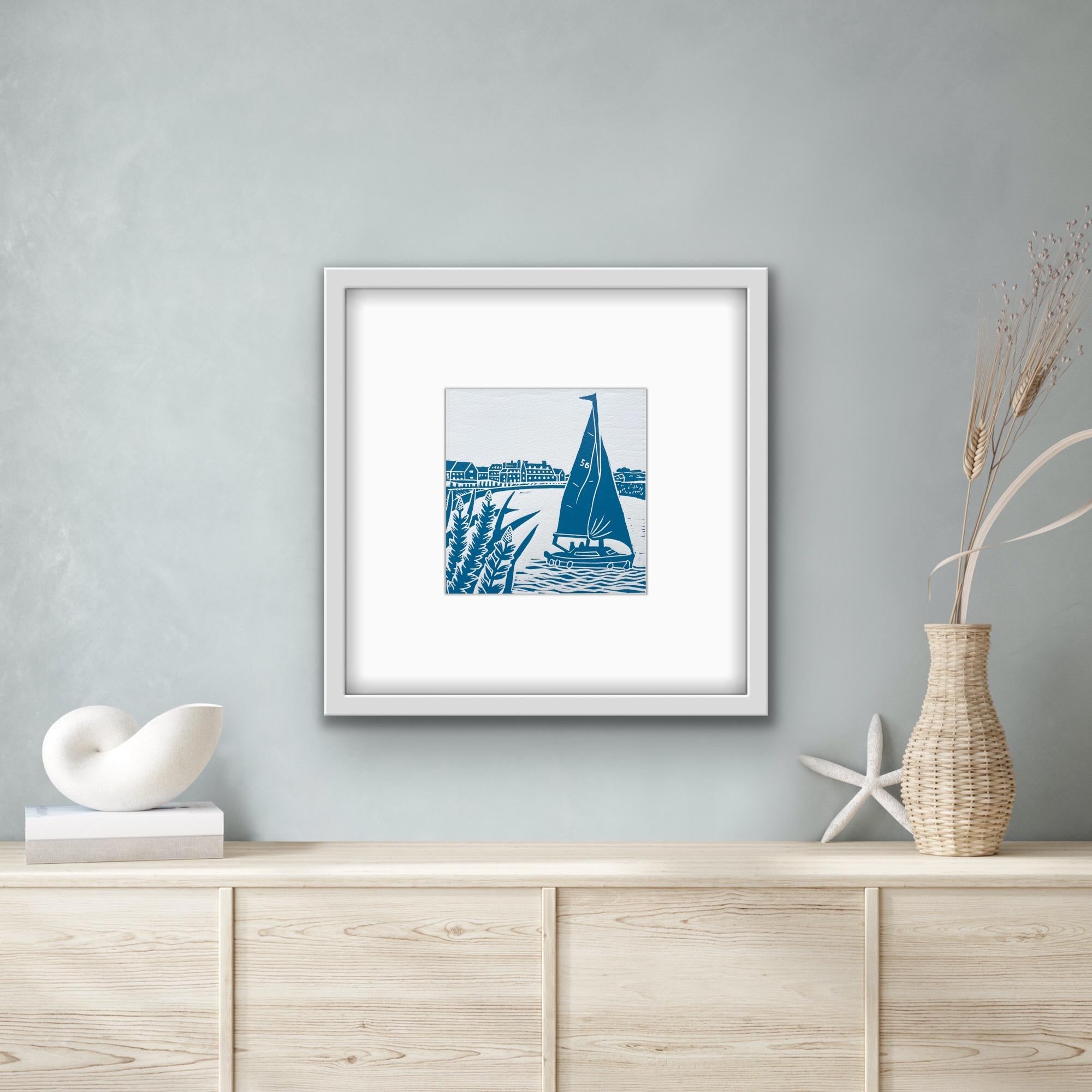 Blakeney Quay, Paisaje marino azul, Grabado linograbado en edición limitada, Costa de Norfolk en venta 3