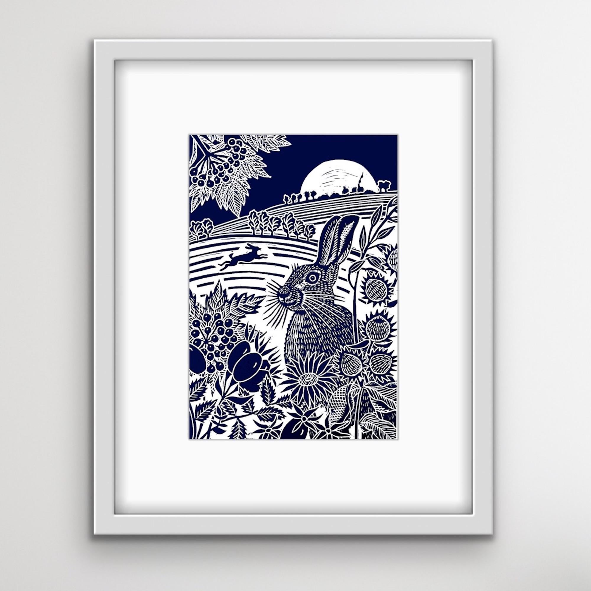 Harvest Moon Hares, Tierkunst, minimalistische Kunstwerke, Linolschnittdruck, Hare-Kunst (Zeitgenössisch), Print, von Kate Heiss