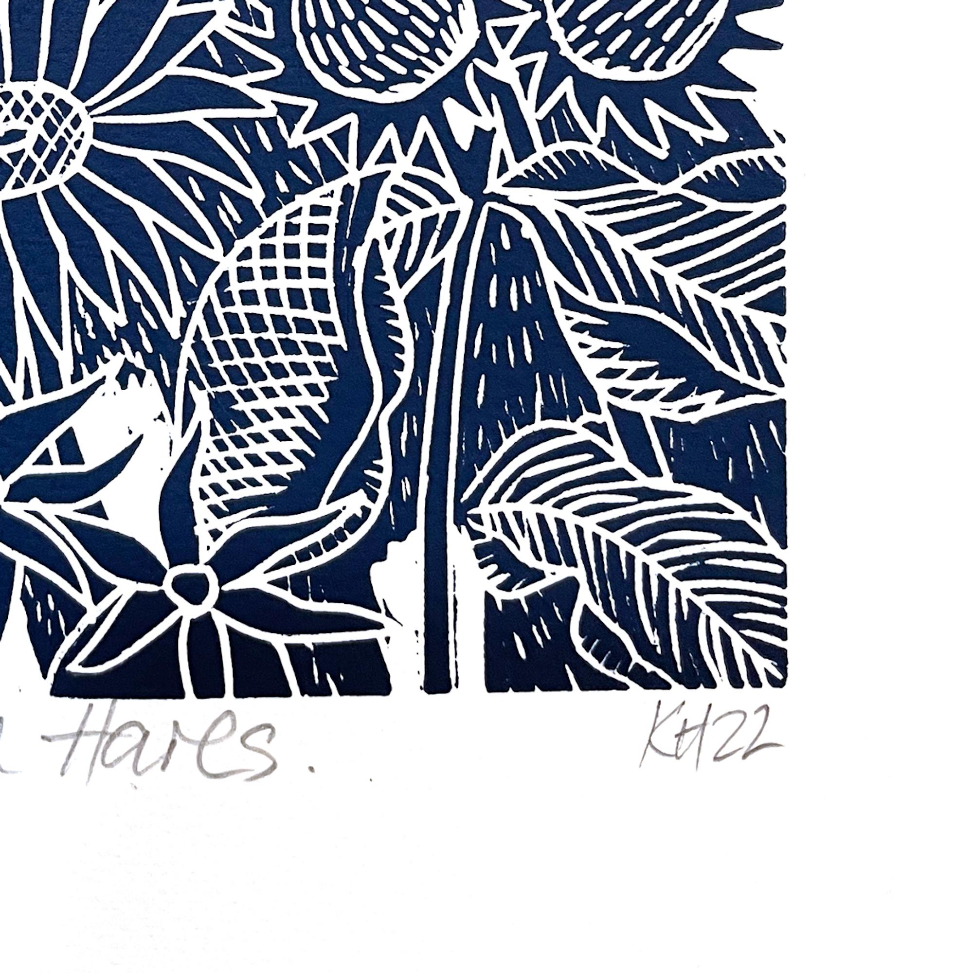 Harvest Moon Hares, Tierkunst, minimalistische Kunstwerke, Linolschnittdruck, Hare-Kunst (Schwarz), Animal Print, von Kate Heiss
