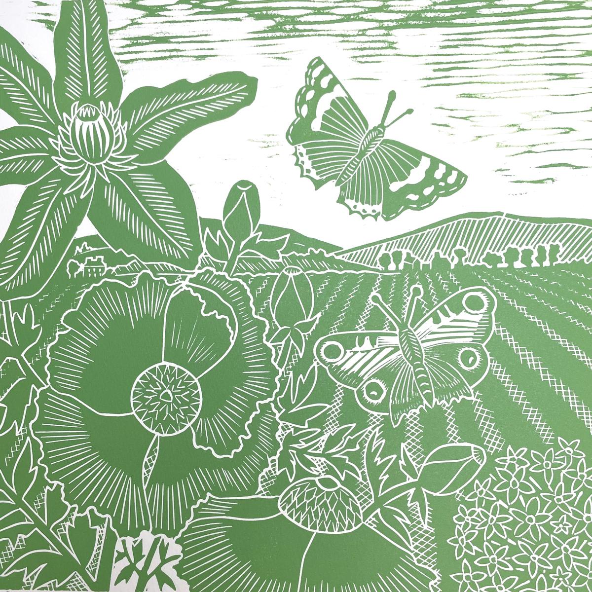 Über dem Leuchtturm, Schmetterlingmedadow, Scheunen Eule (Grau), Animal Print, von Kate Heiss