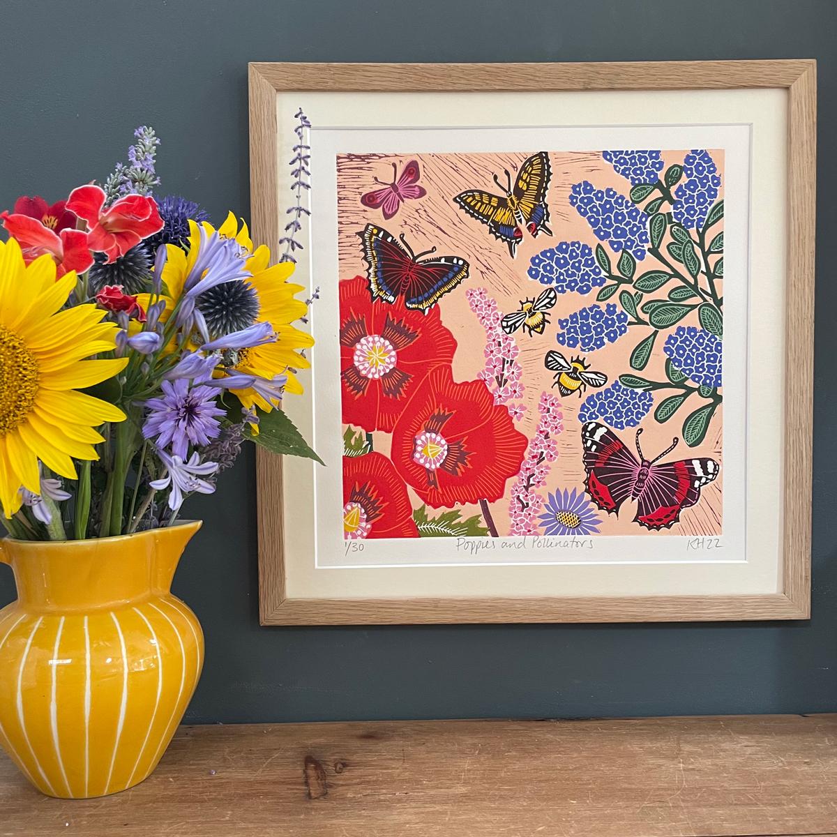 Papaveri e impollinatori, Stampa floreale, Arte animale, Arte delle farfalle, Arte estiva - Print di Kate Heiss