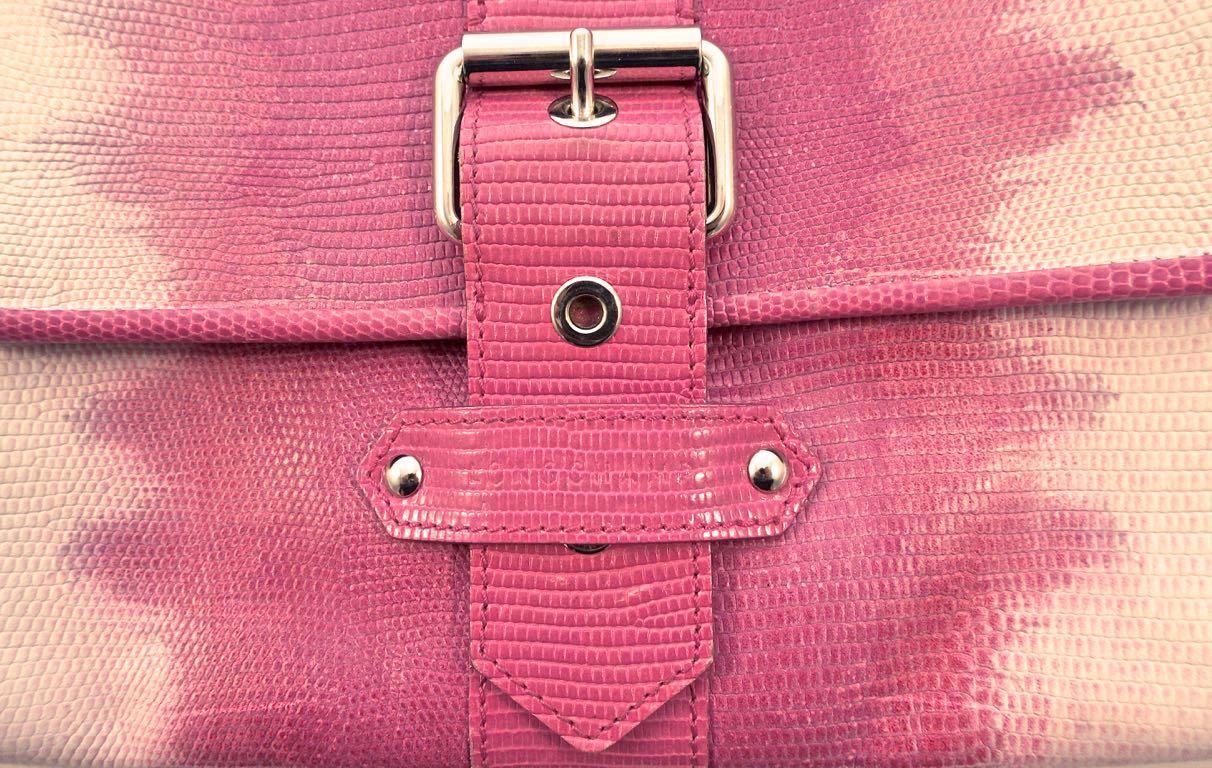 Kate Moss pour Longchamp pochette / sac à main rose et blanc effet serpent en cuir en vente 1