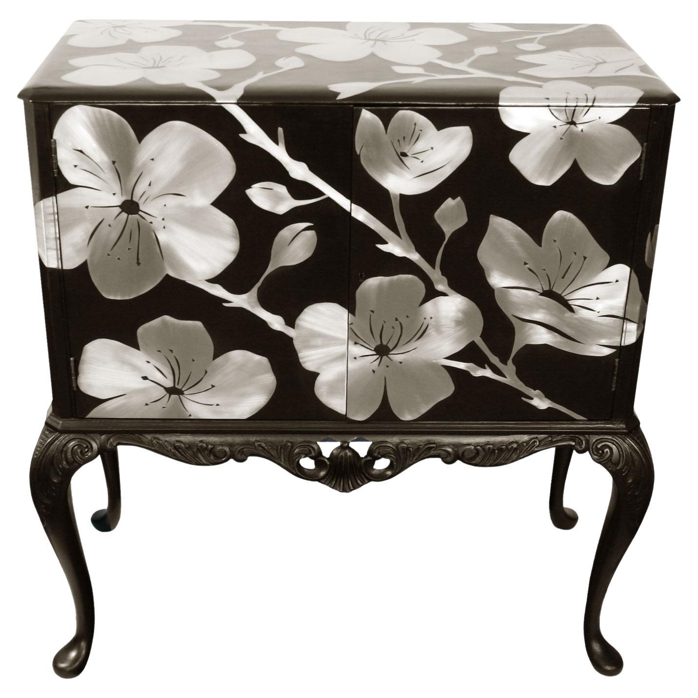 Le meuble de rangement Cherry Blossom de Kate Noakes en vente