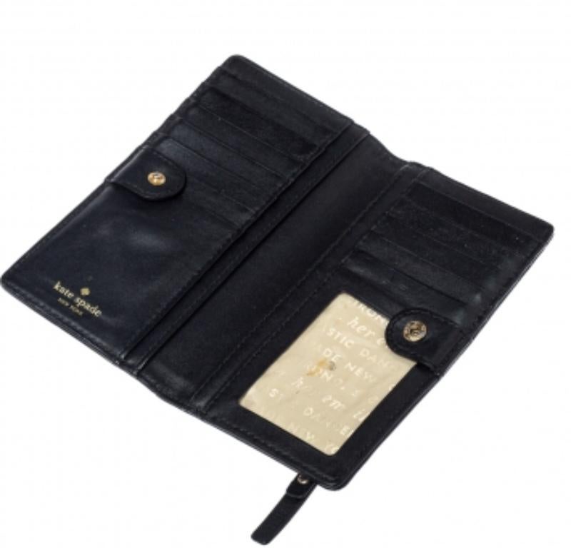 Portefeuille long en cuir beige/noir Kate Spade en vente 3