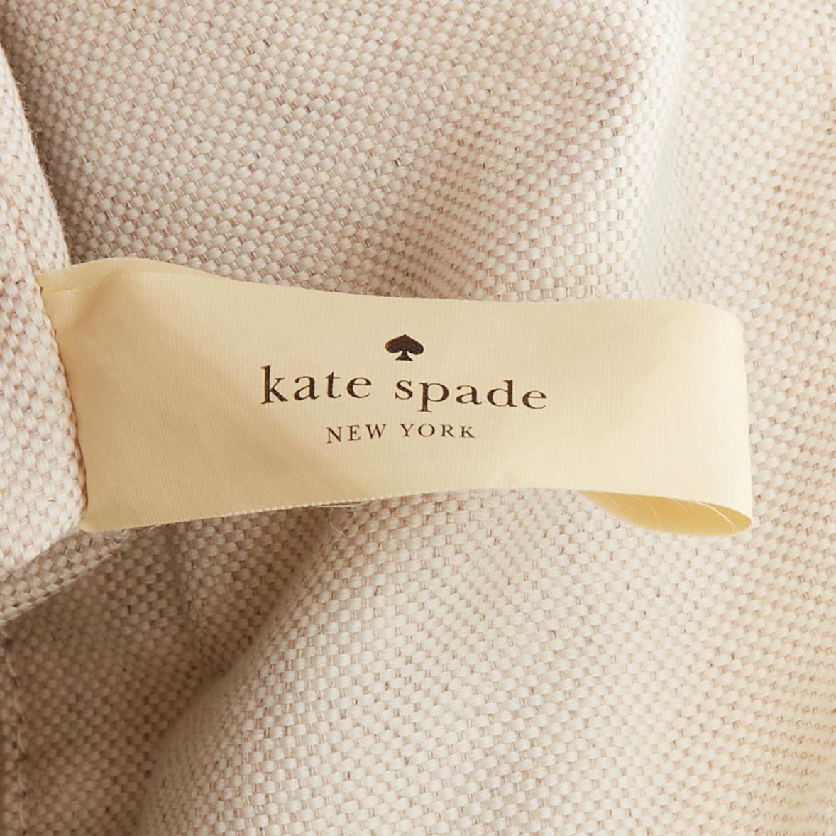 KATE SPADE blaue, cremefarbene, schuppenförmige Tasche aus Ziegenleder mit goldenem Logo und Kordelzug im Angebot 6