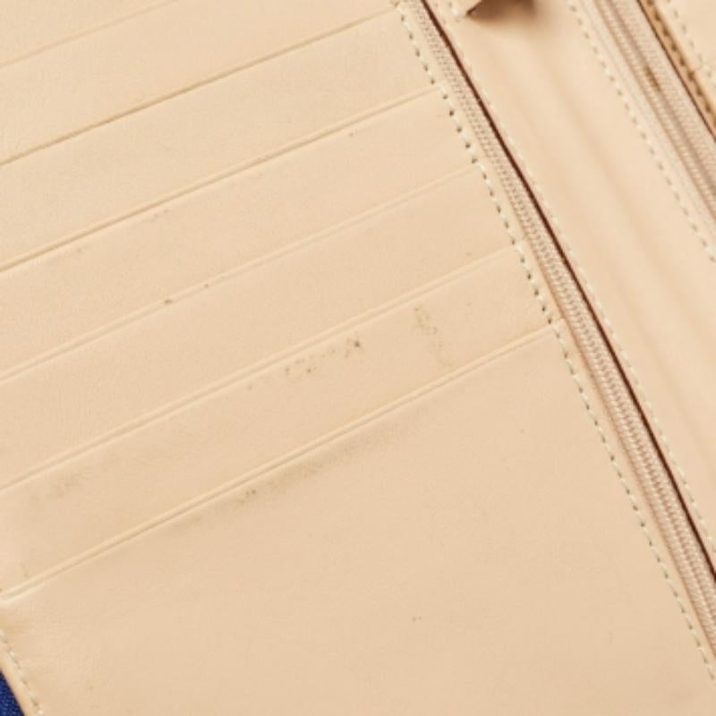 Bolso organizador con cremallera de piel azul Kate Spade en venta 3